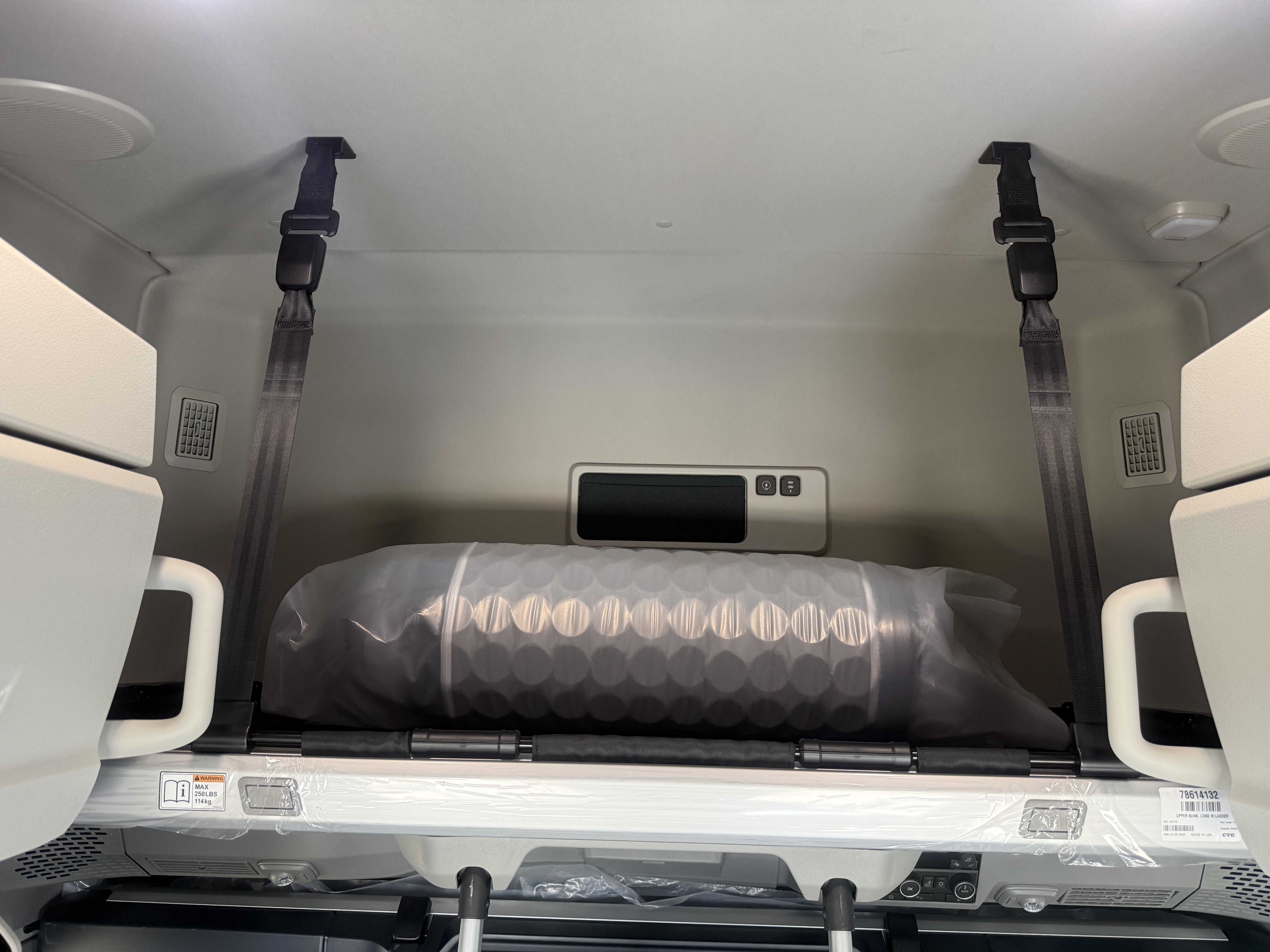 2026 Volvo - image 24