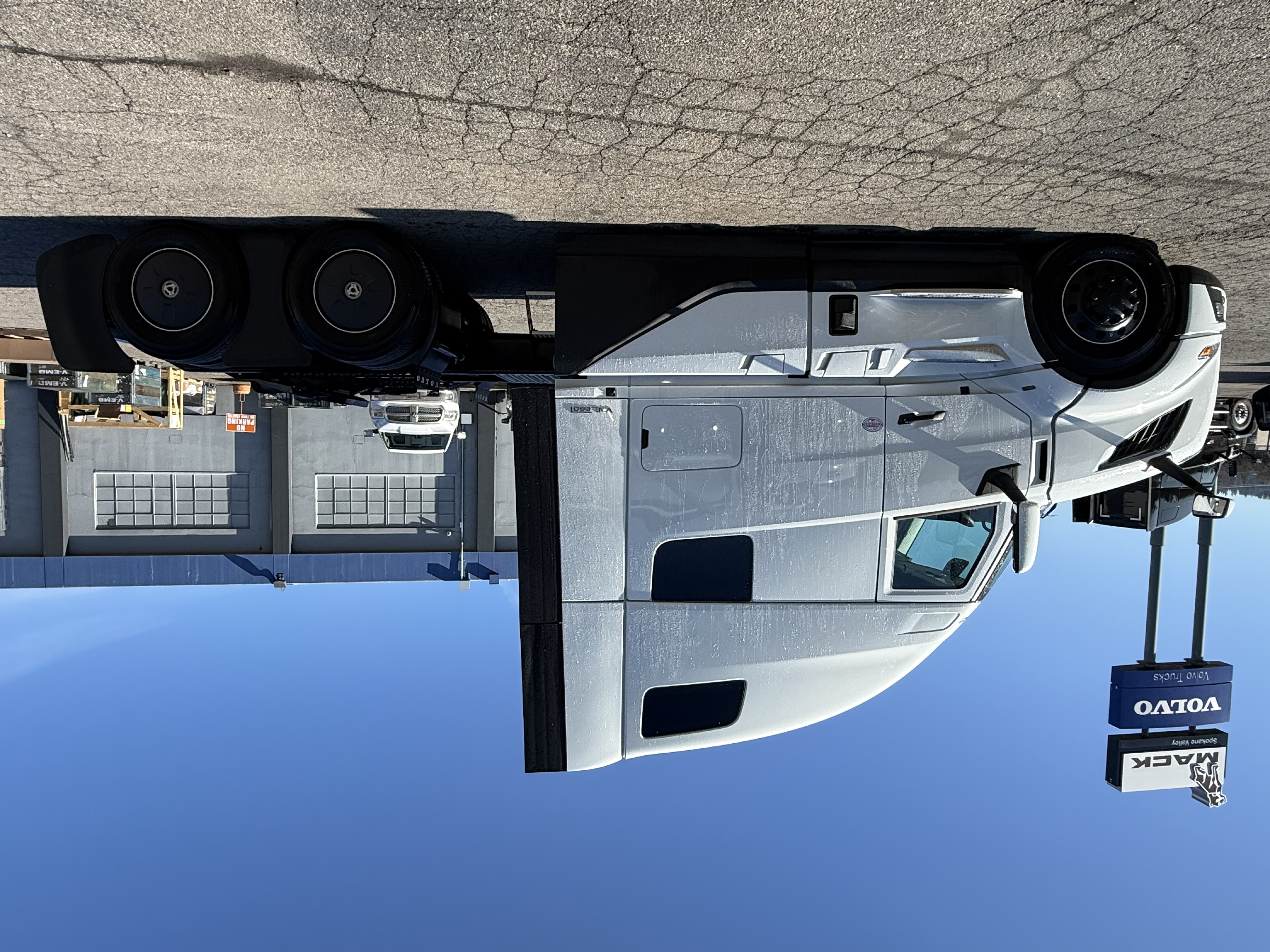 2026 Volvo - image 10