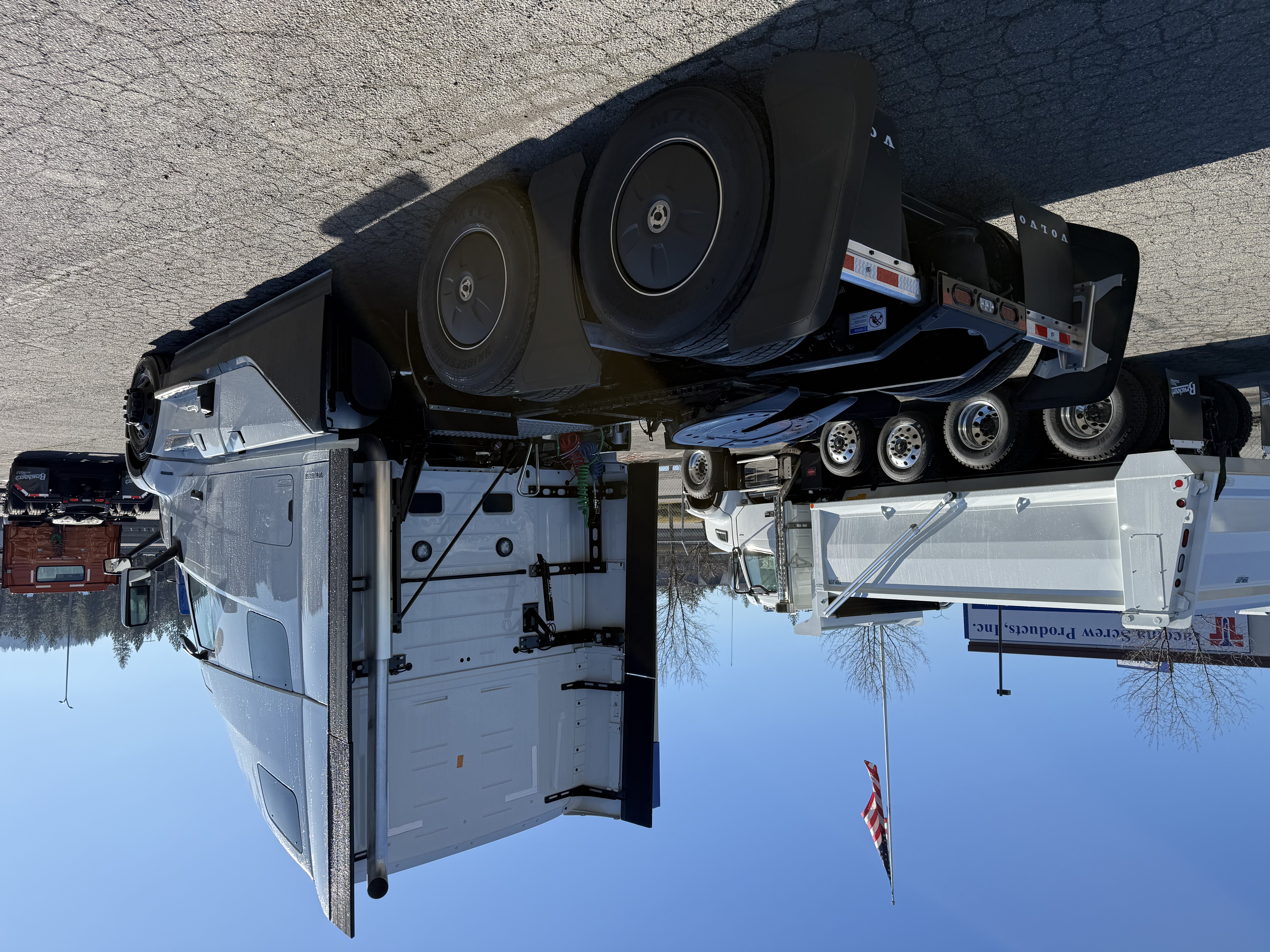 2026 Volvo - image 6