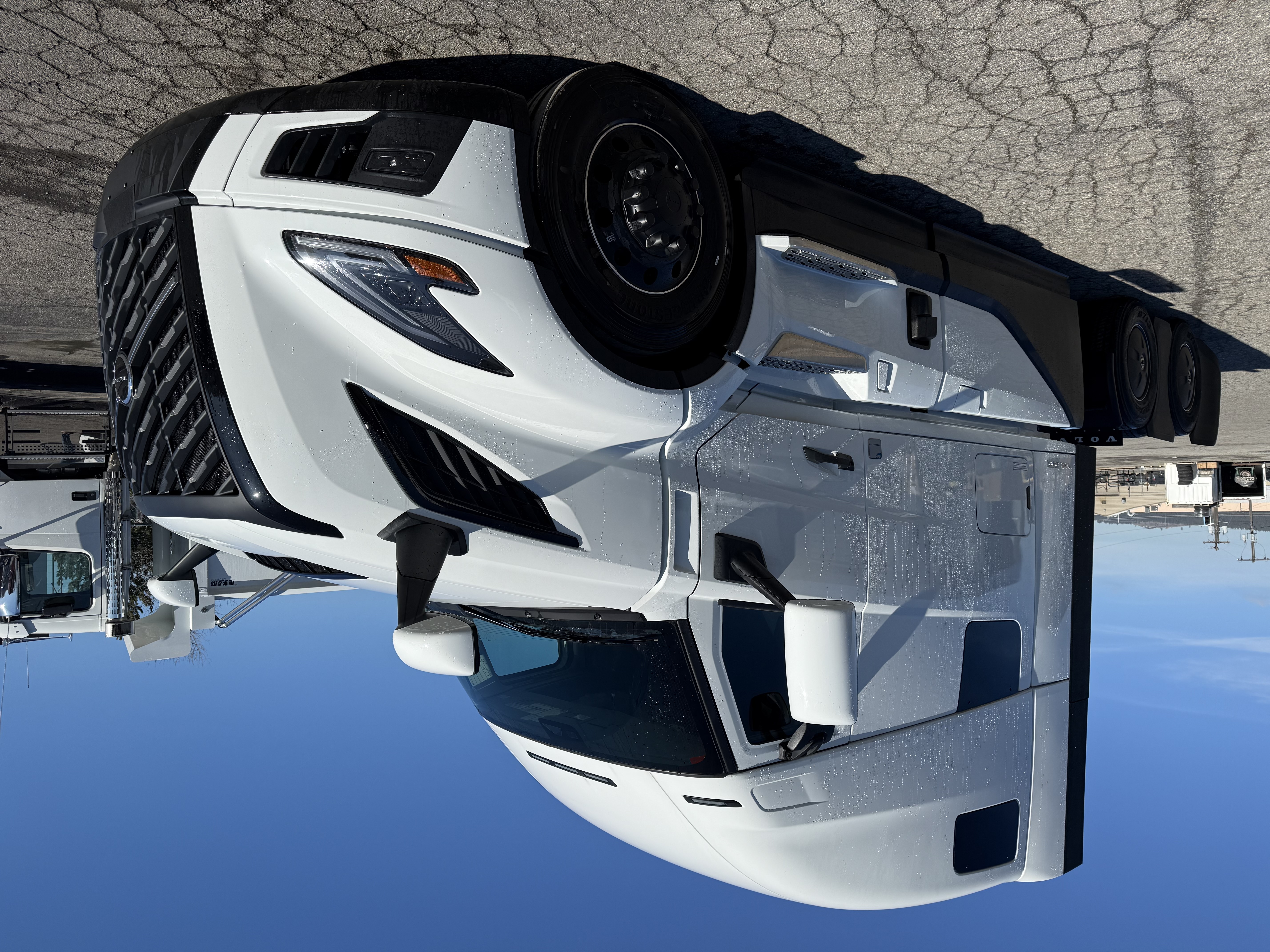 2026 Volvo - image 3