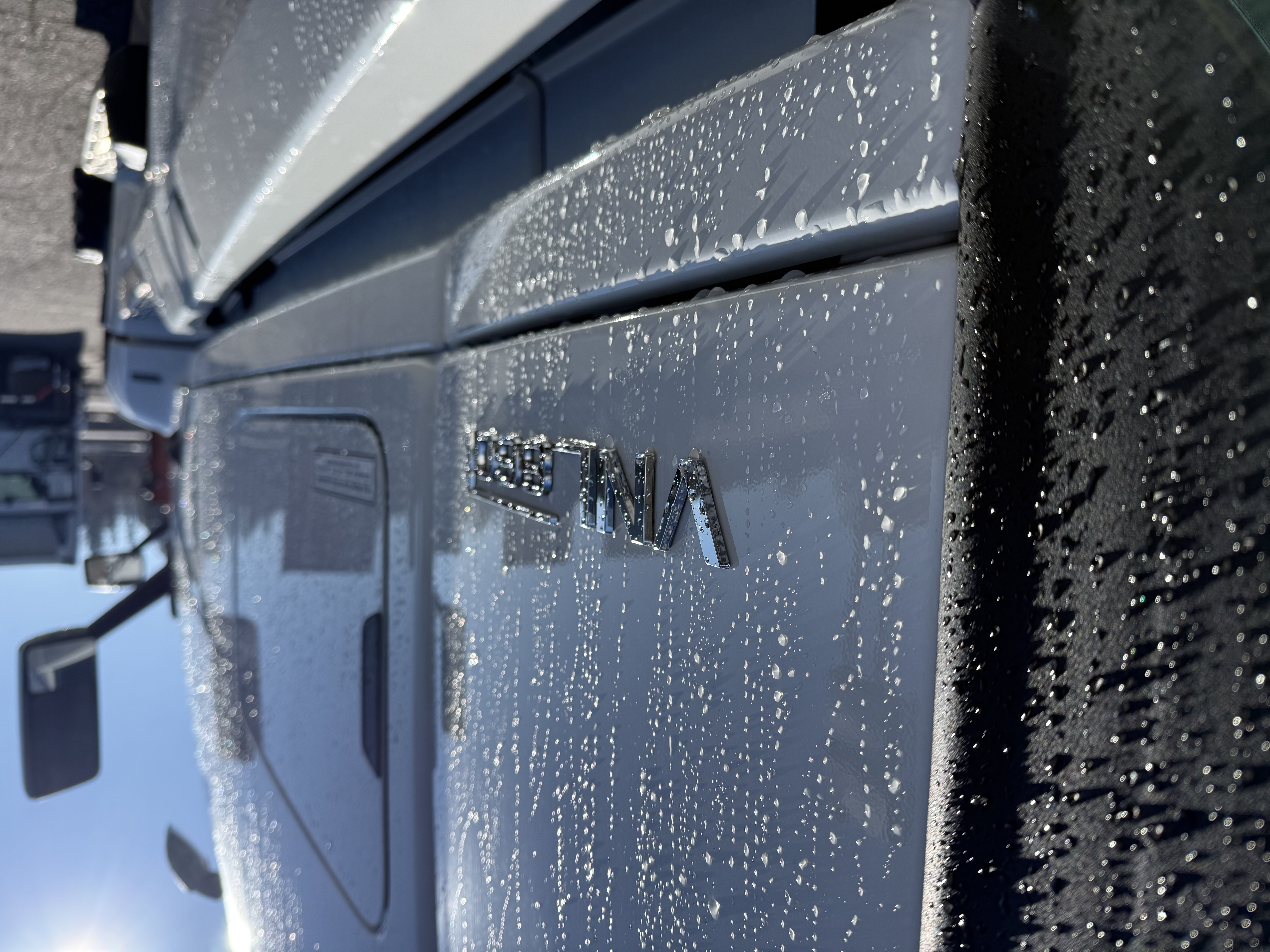 2026 Volvo - image 5