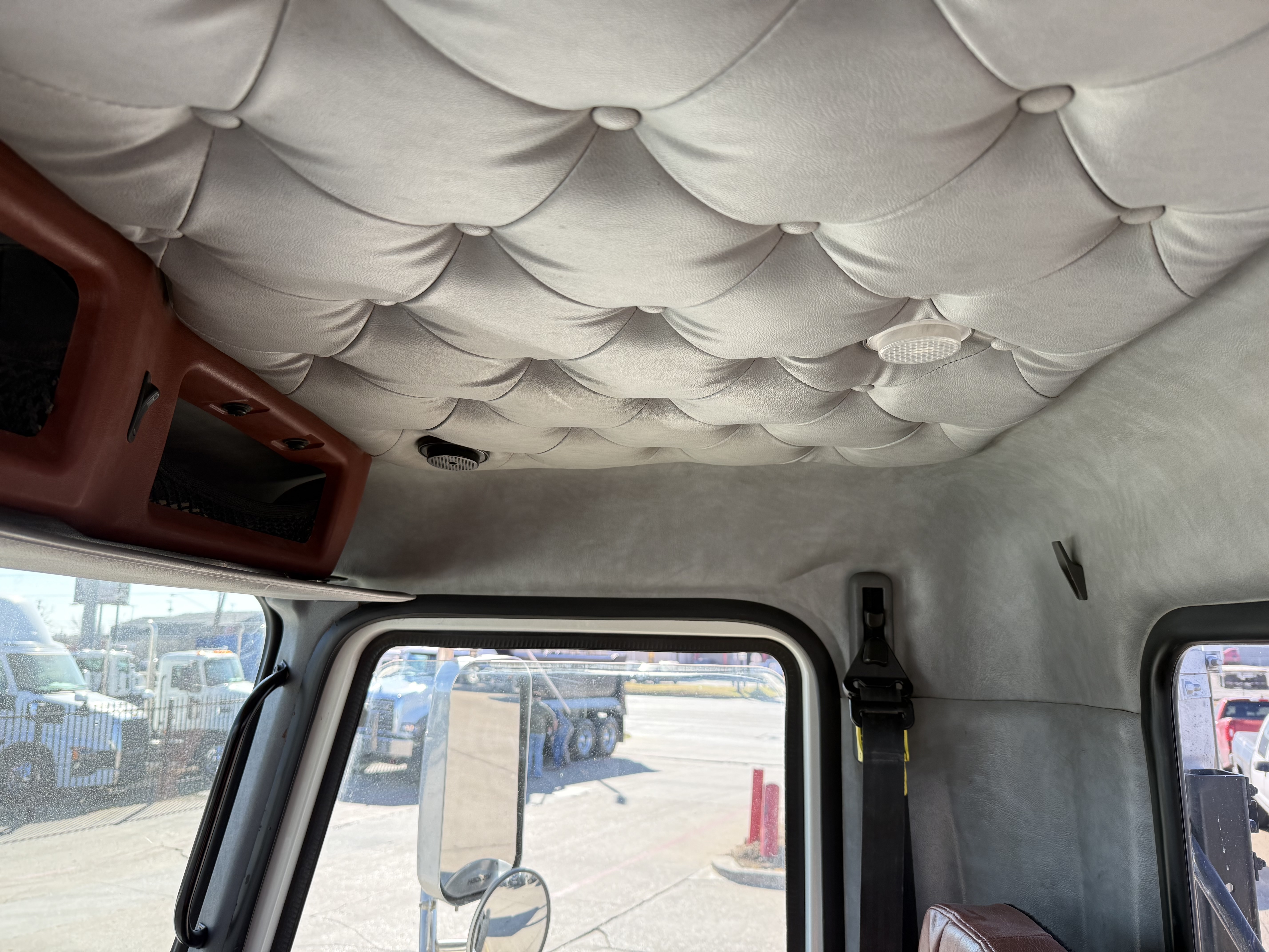 2018 Mack - image 18