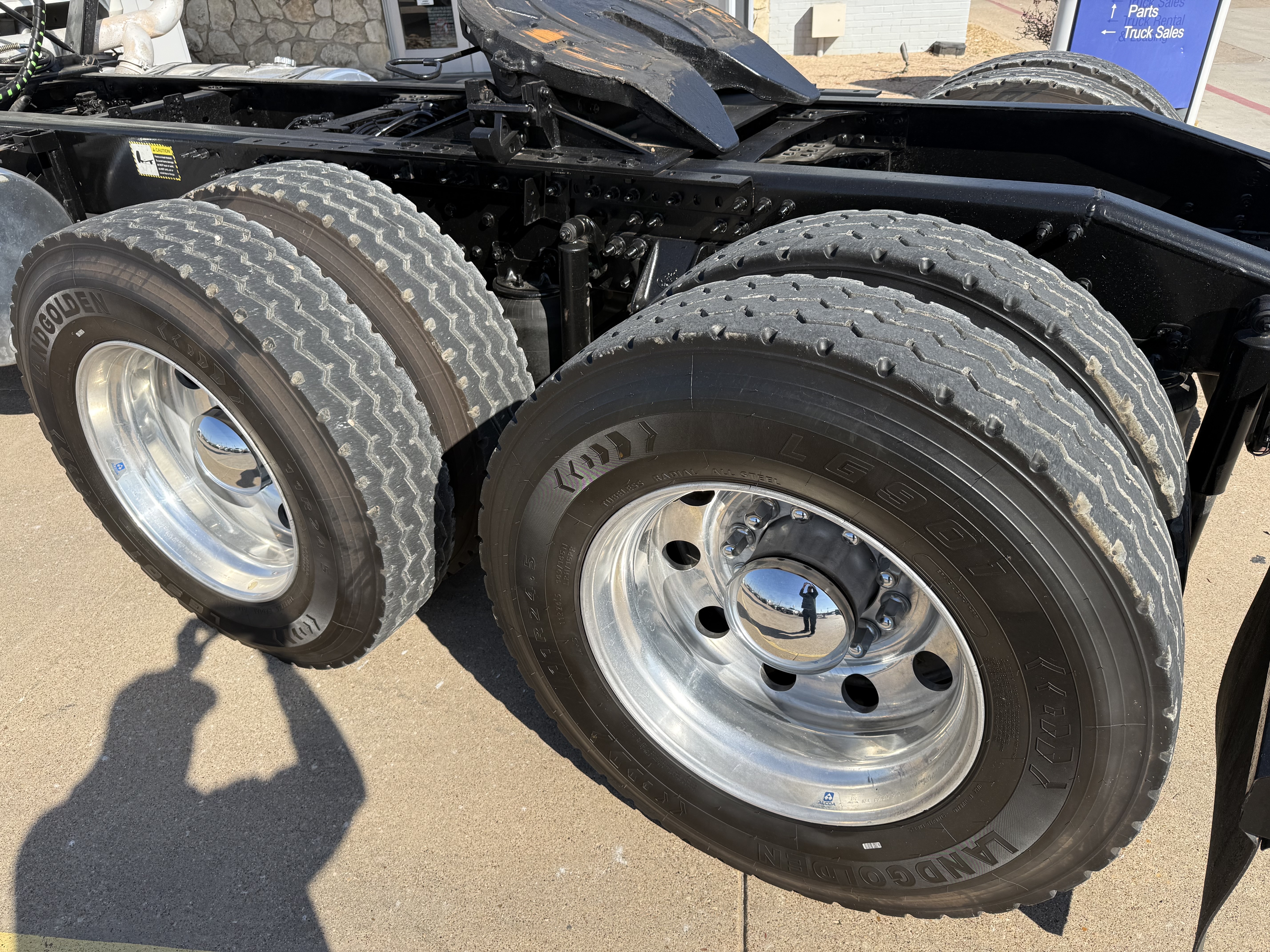 2018 Mack - image 10