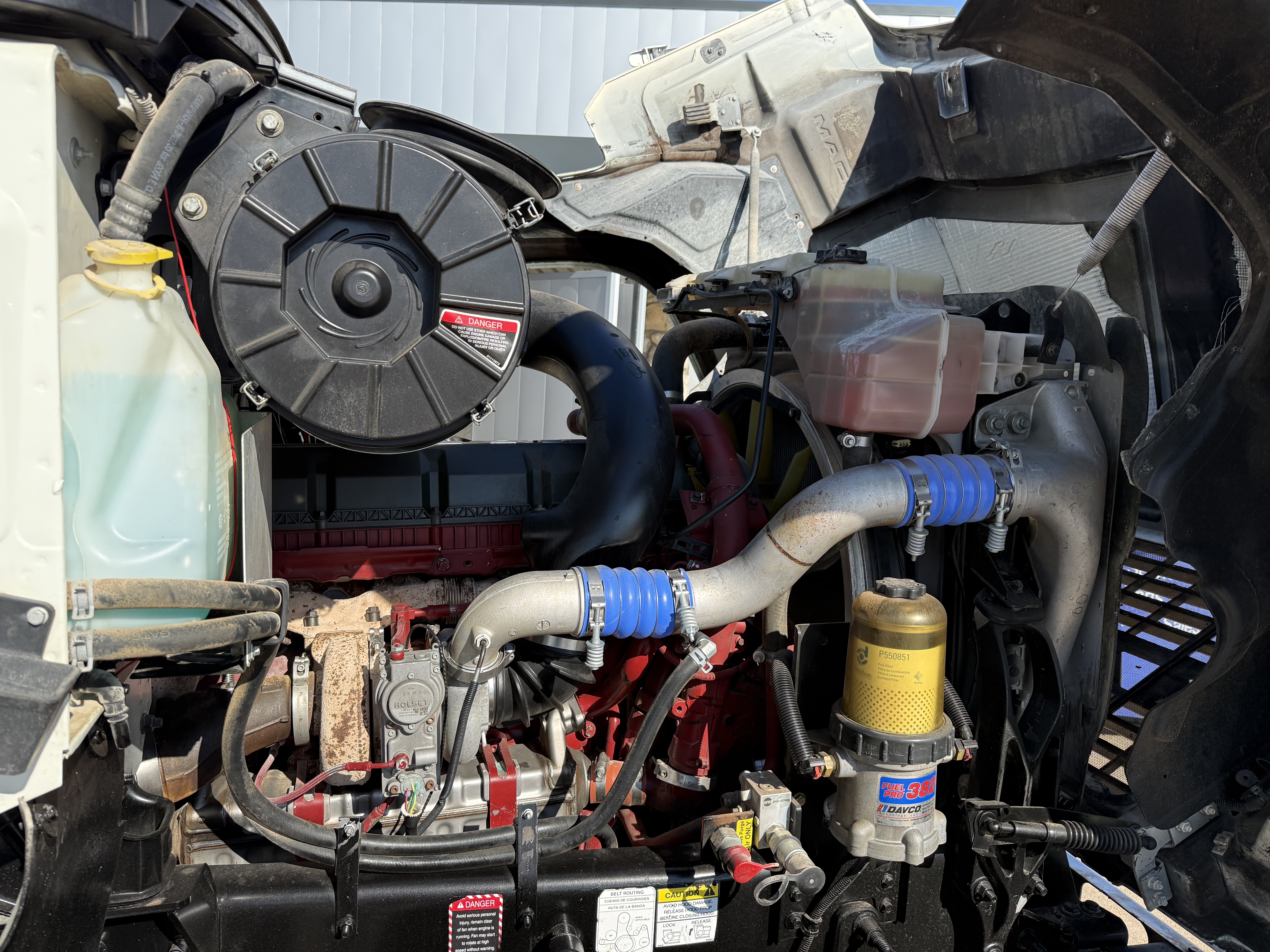 2018 Mack - image 24