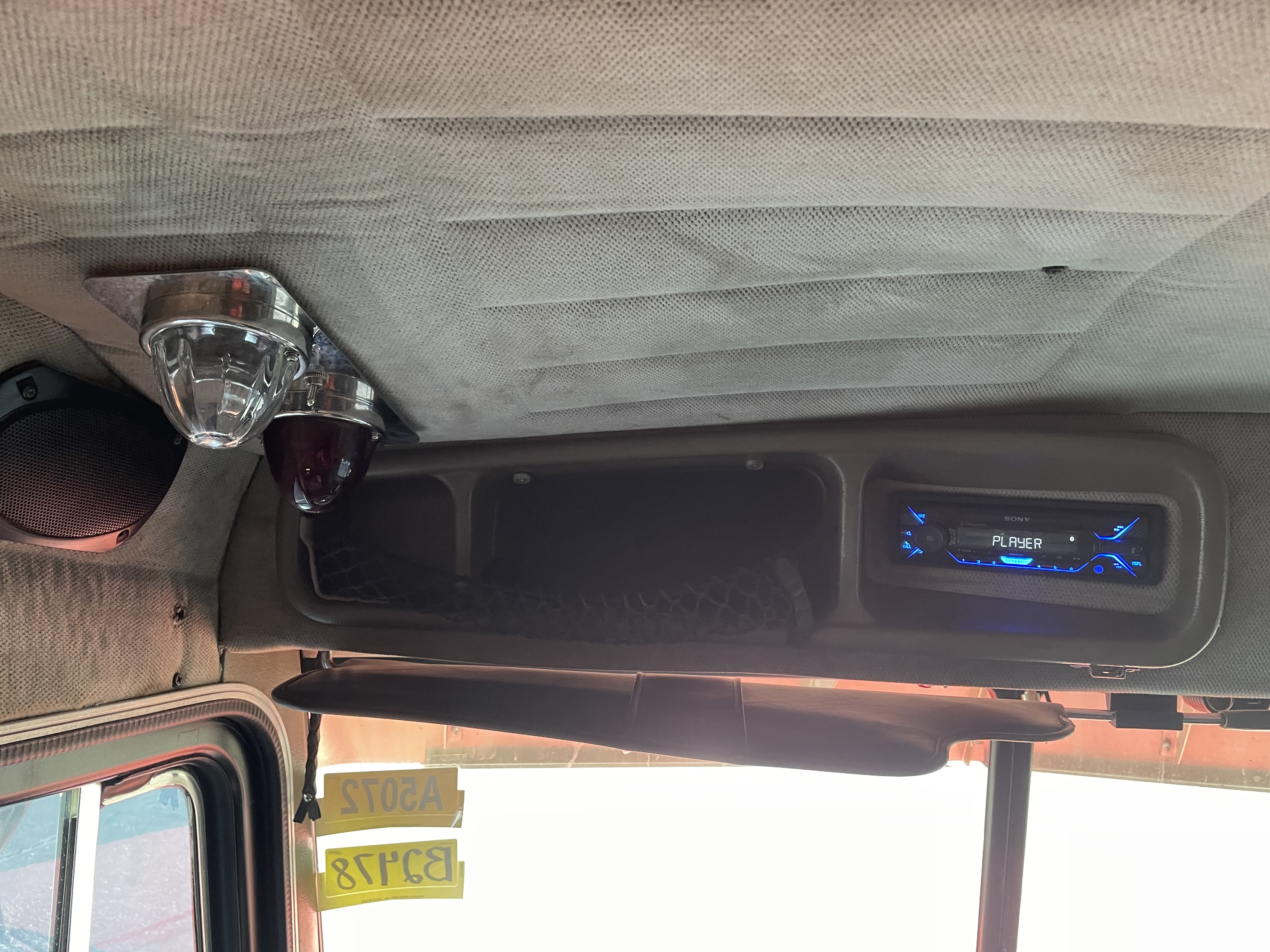 1997 Peterbilt - image 25