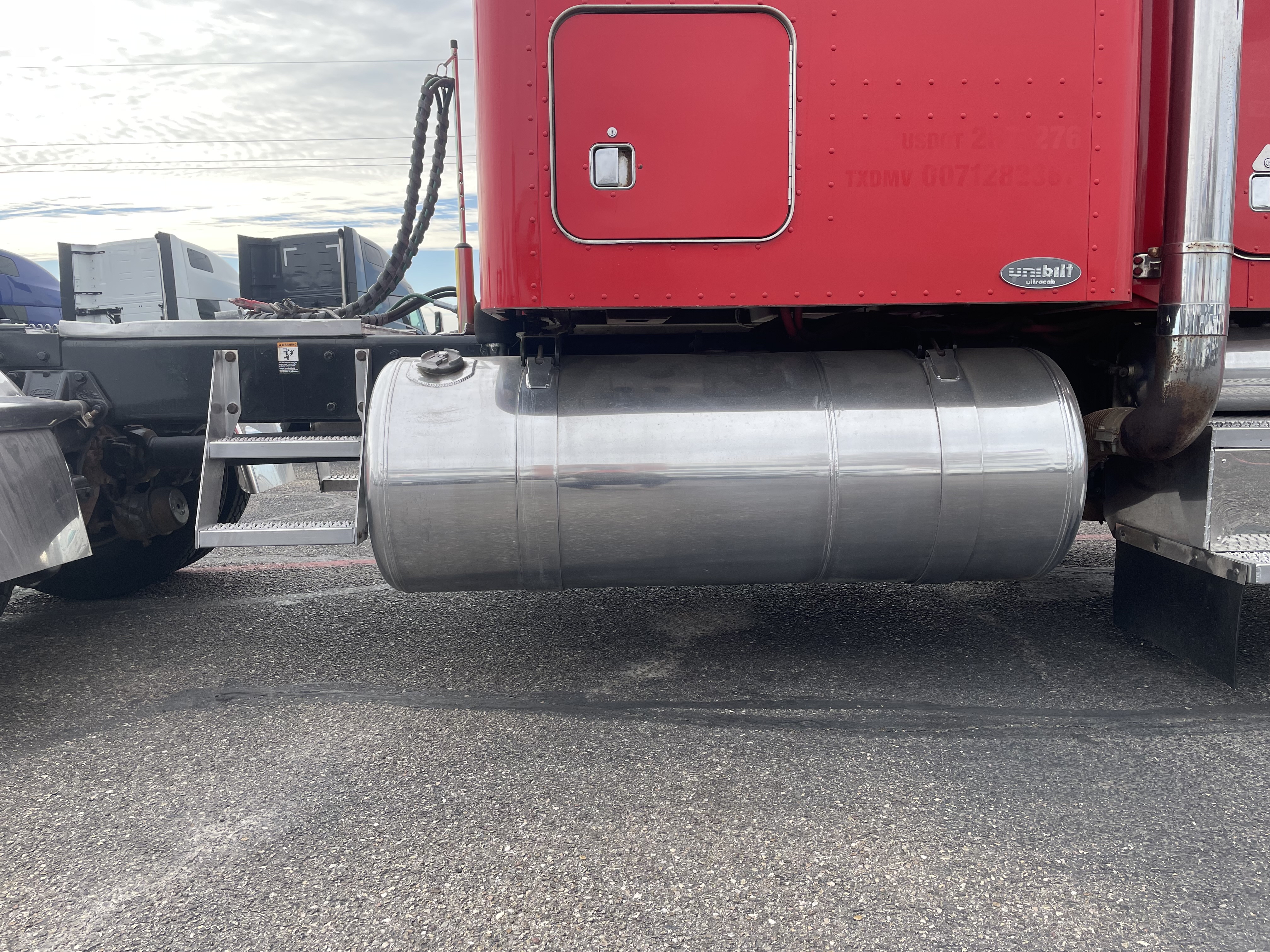 1997 Peterbilt - image 8