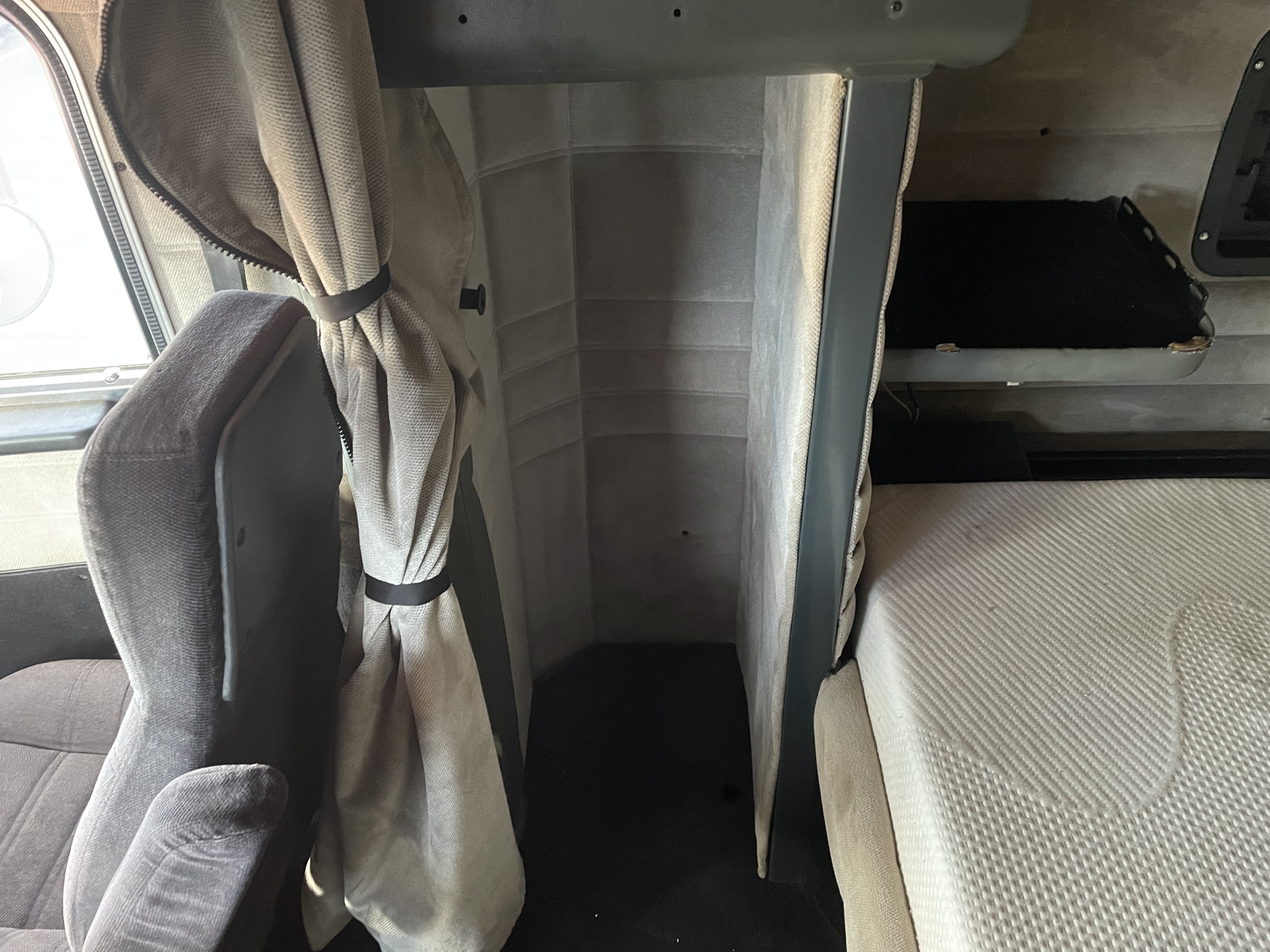 1997 Peterbilt - image 21