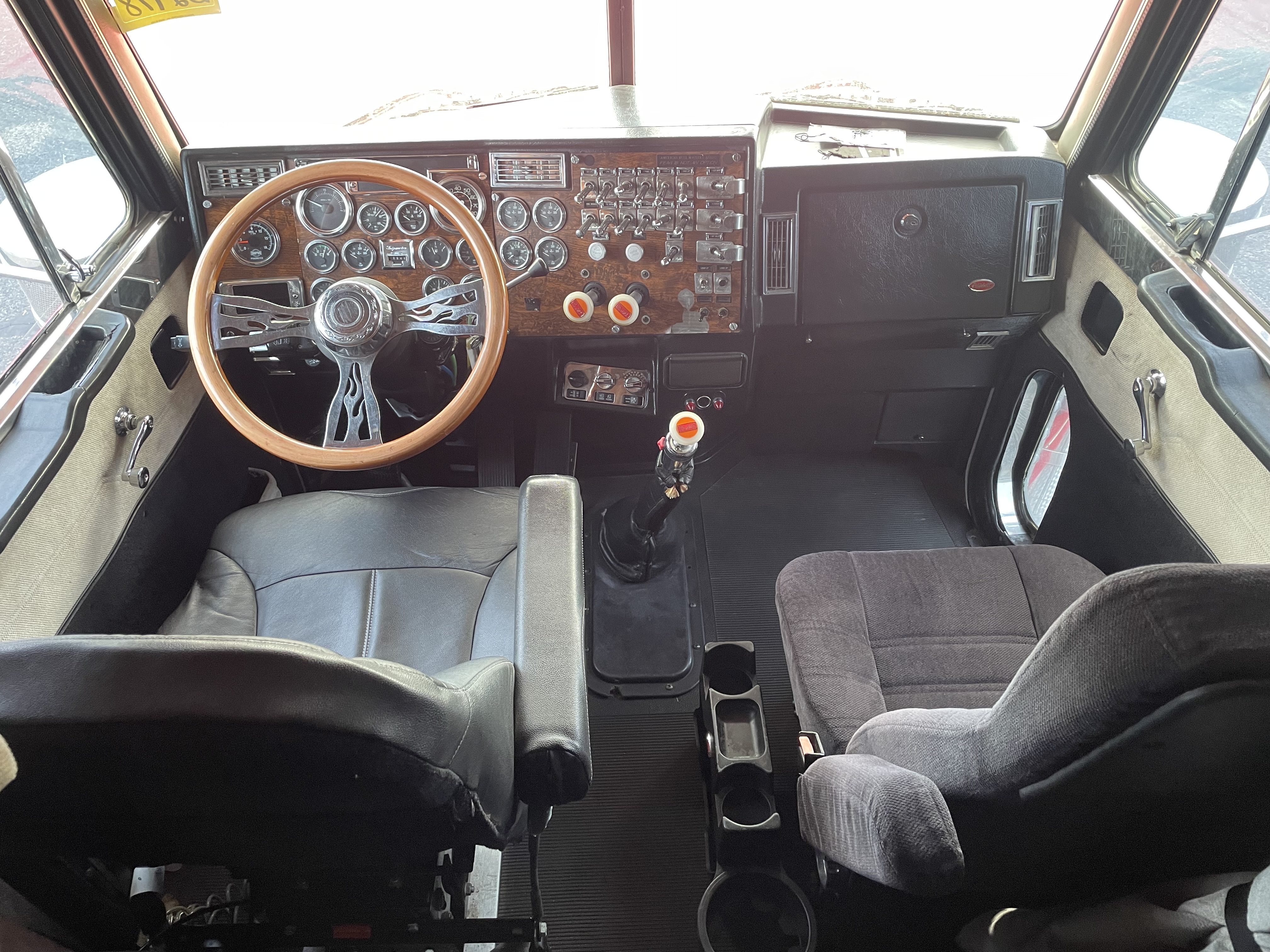 1997 Peterbilt - image 12