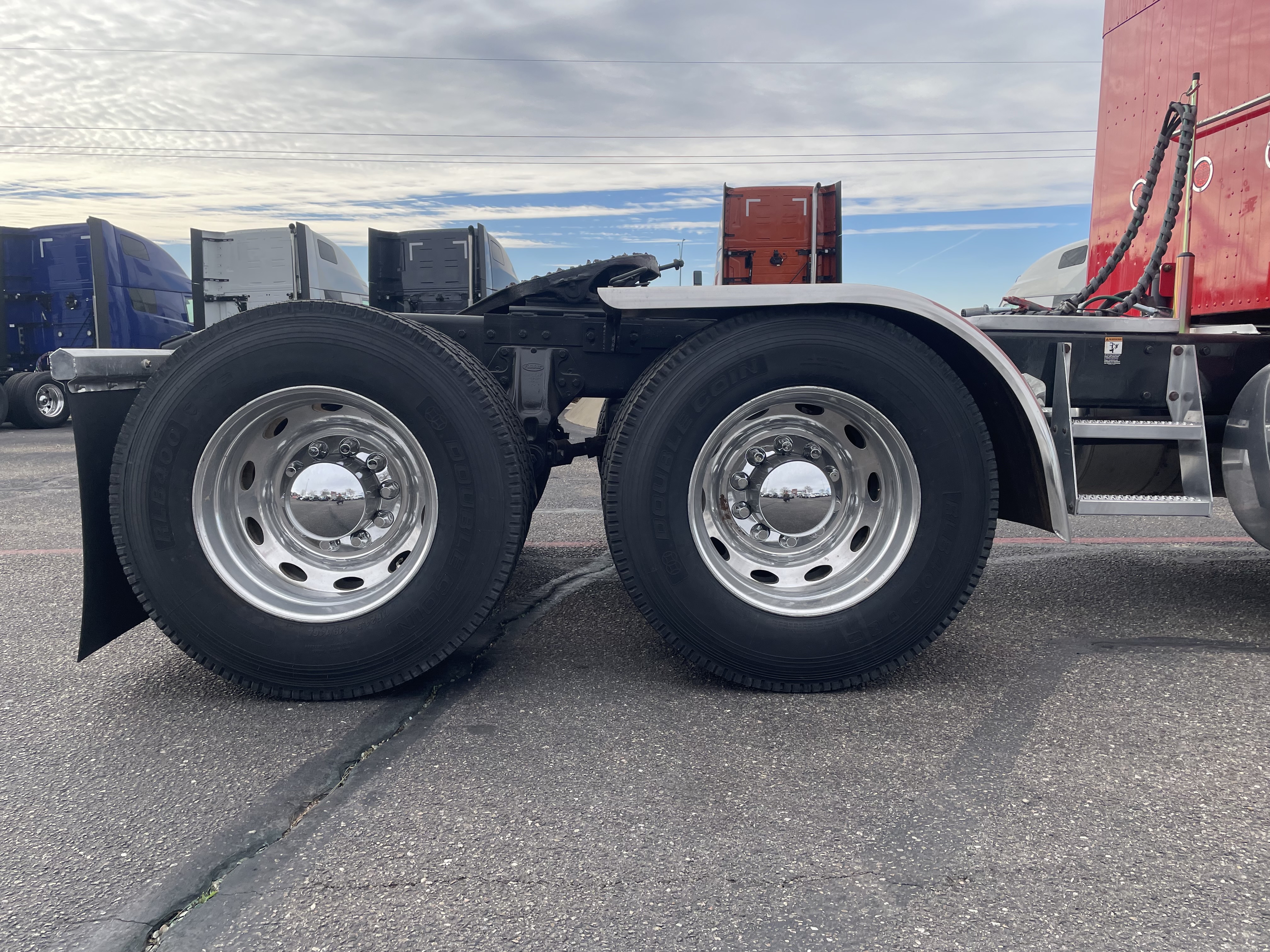 1997 Peterbilt - image 9