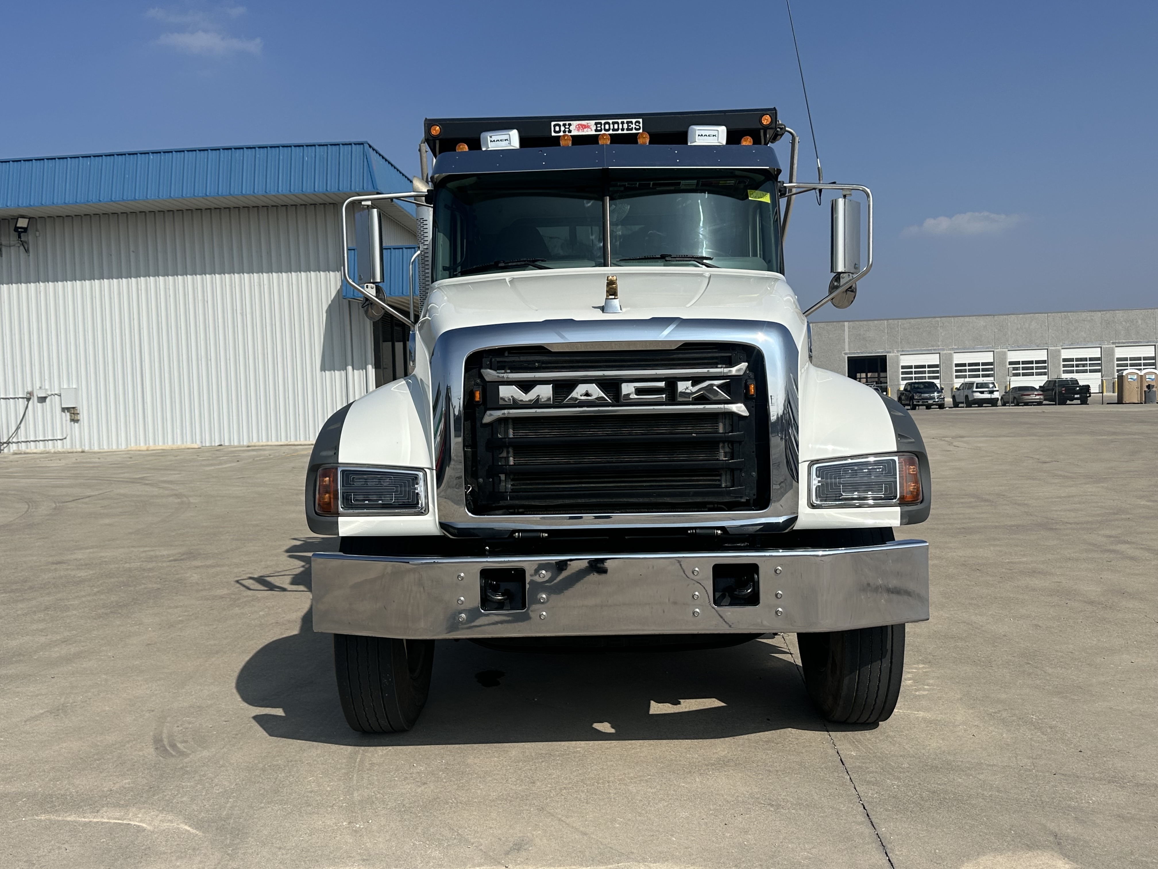 2025 Mack Granite - image 3