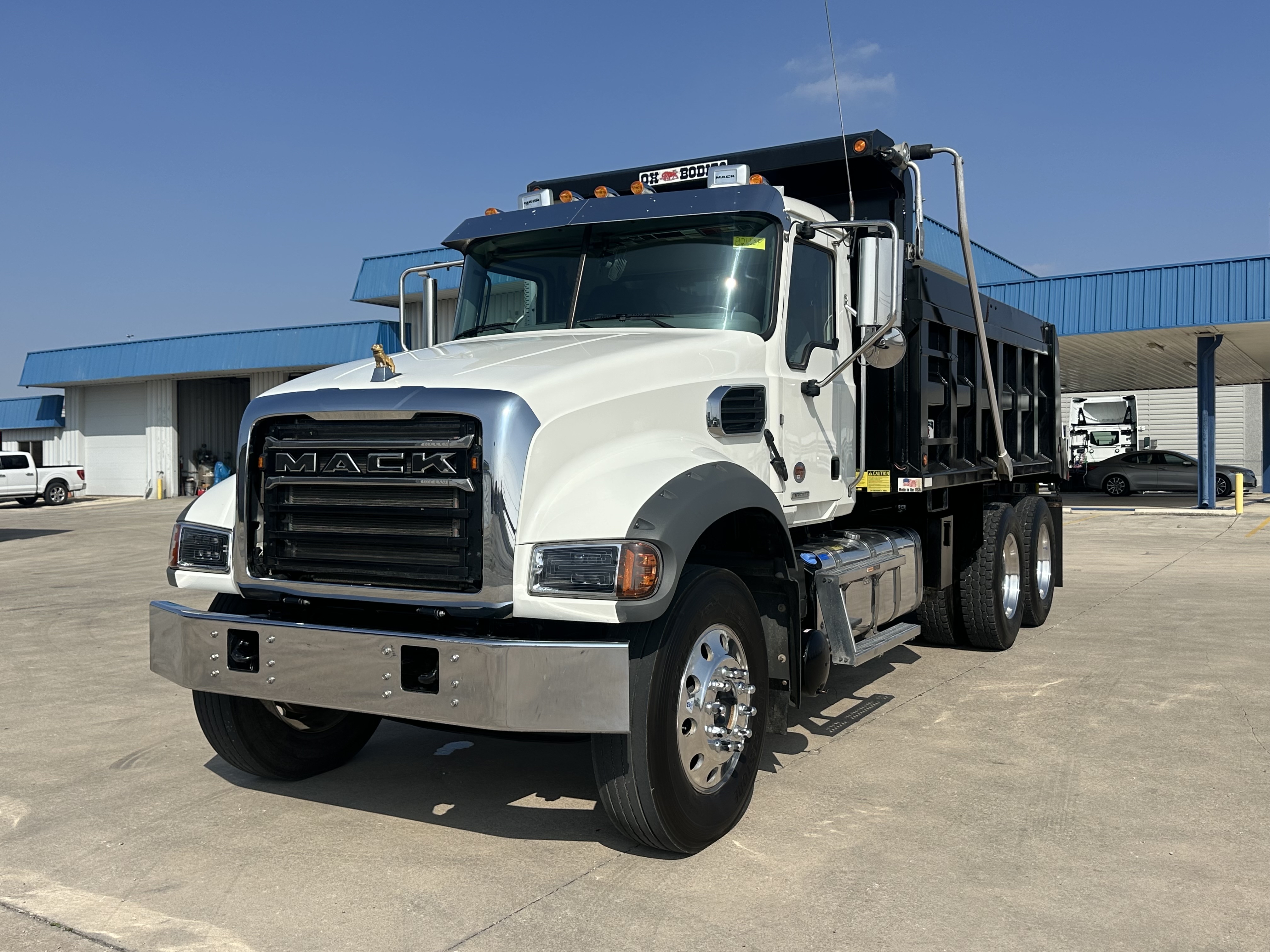 2025 Mack Granite - image 1