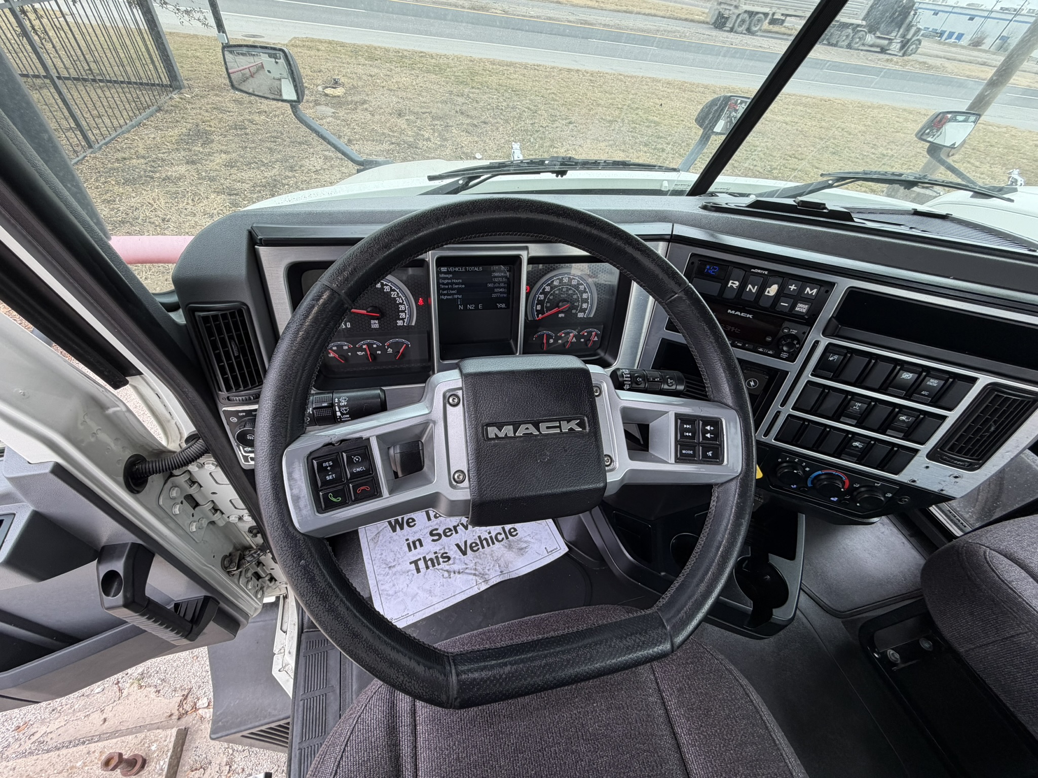 2020 Mack - image 25