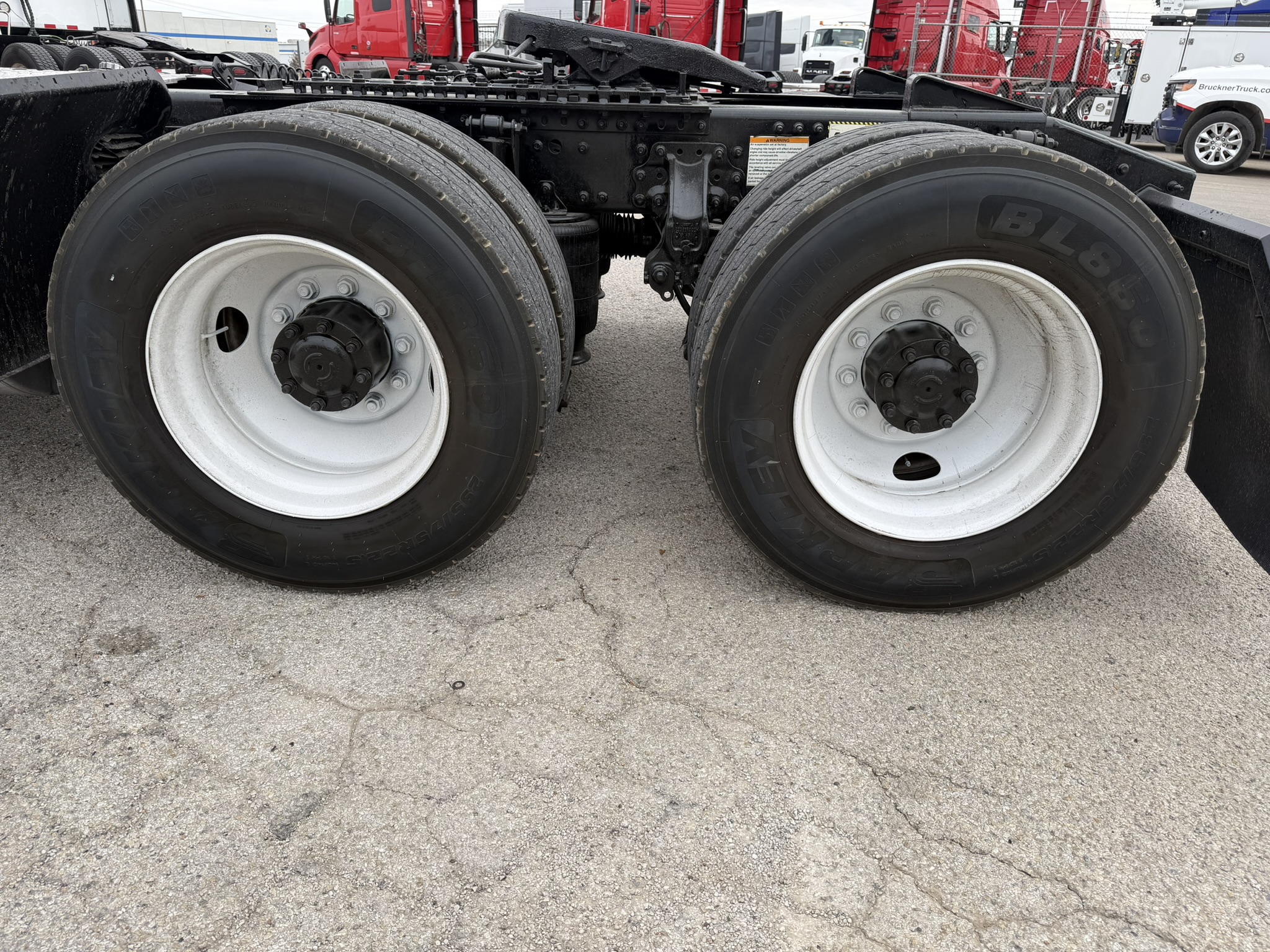 2020 Mack - image 11