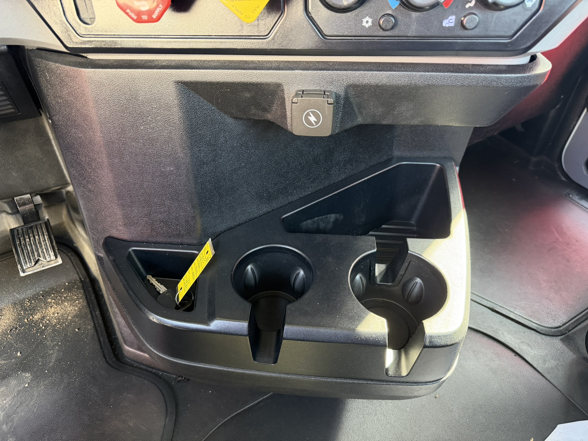 2020 Mack - image 28