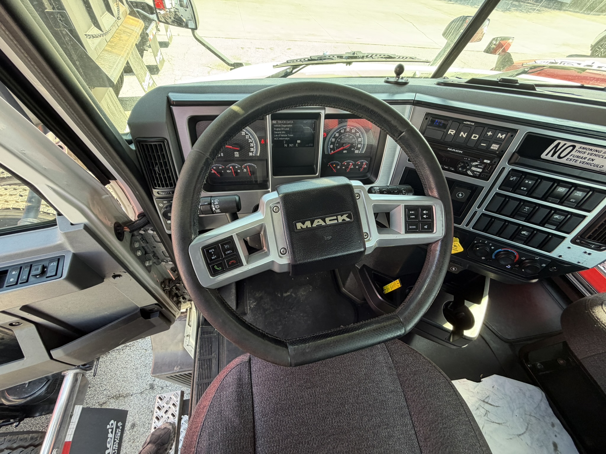 2020 Mack - image 25