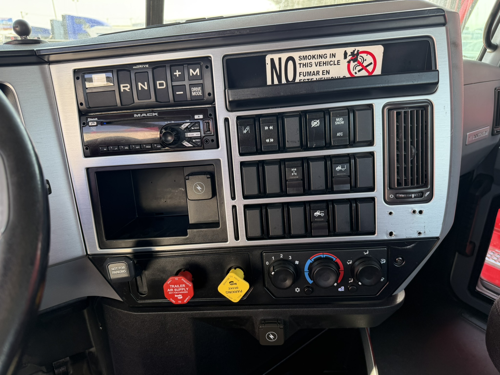 2020 Mack - image 27