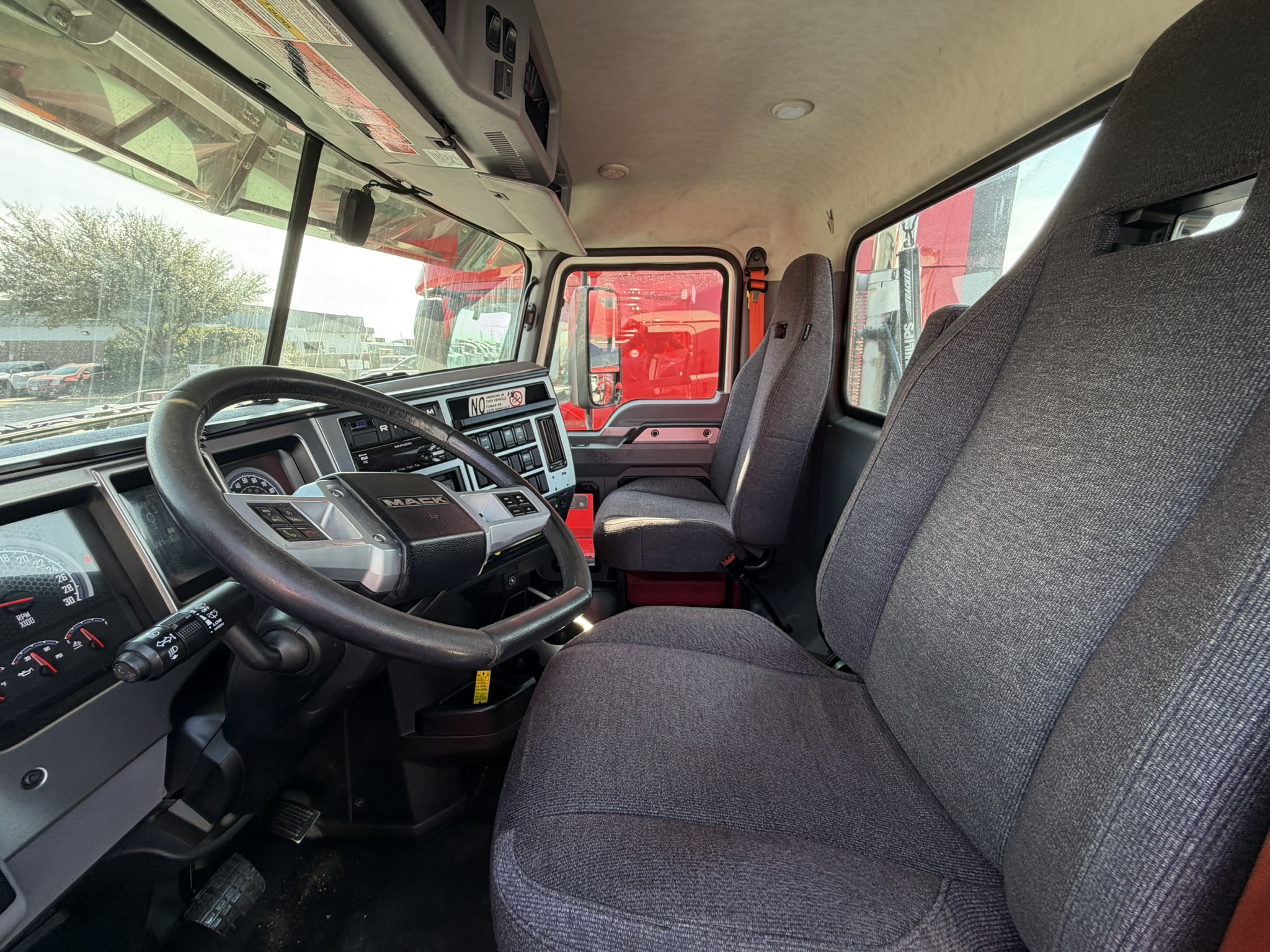 2020 Mack - image 24