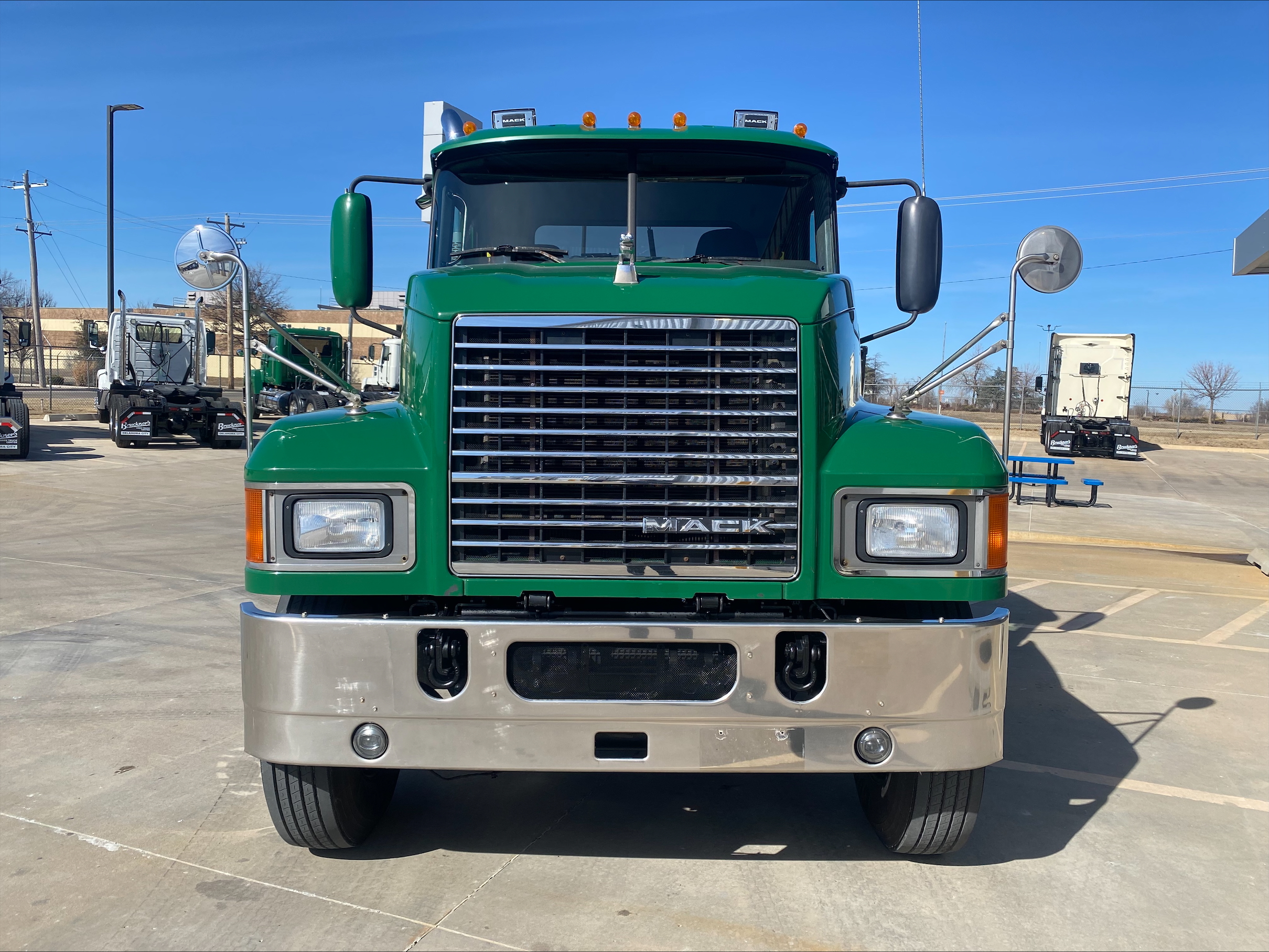 2018 Mack - image 2