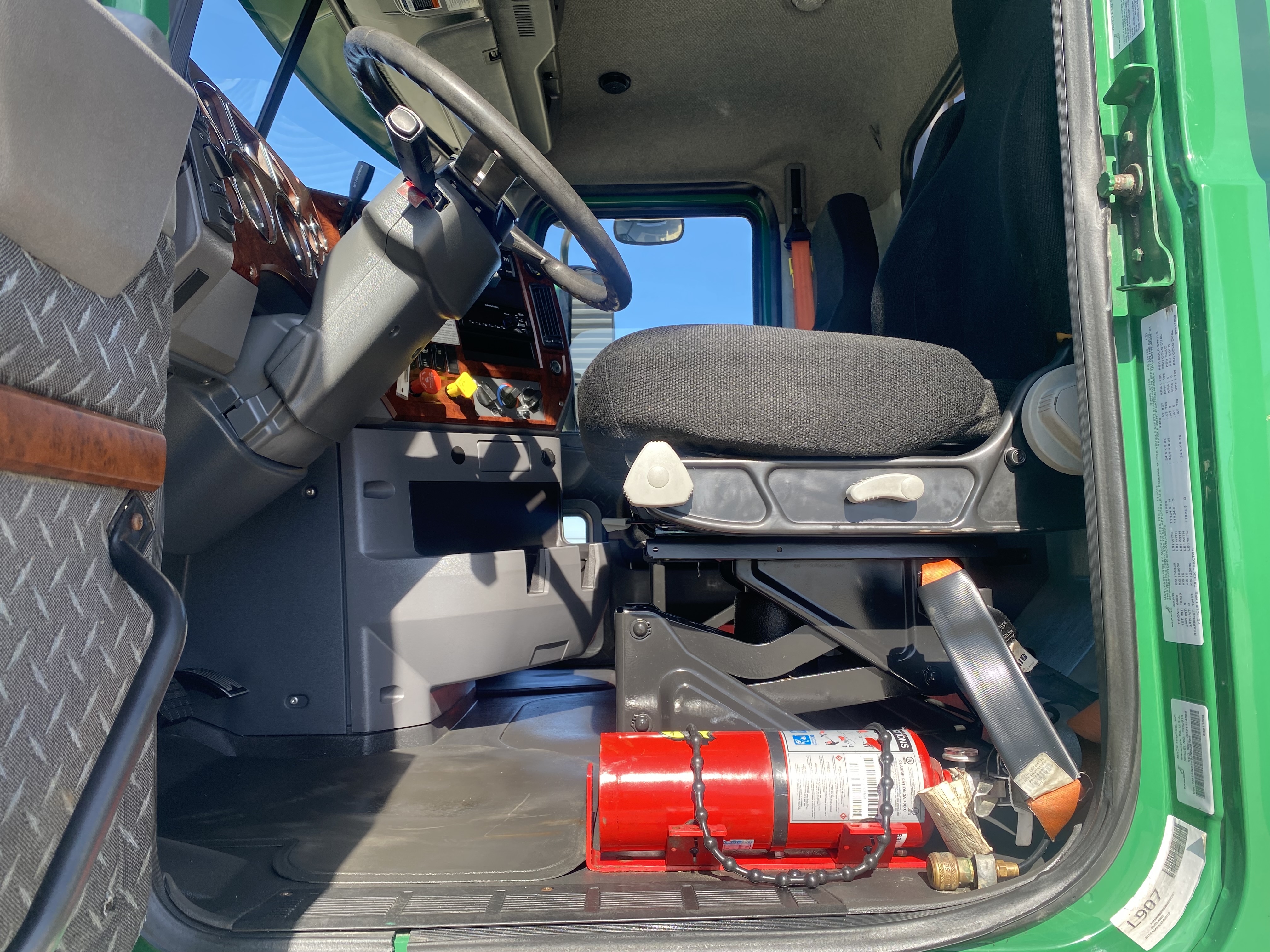 2018 Mack - image 12