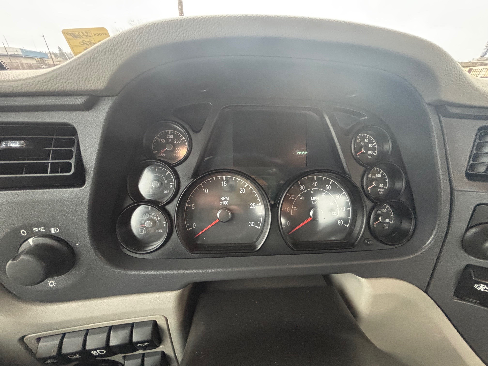 2020 Peterbilt 579 - image 14