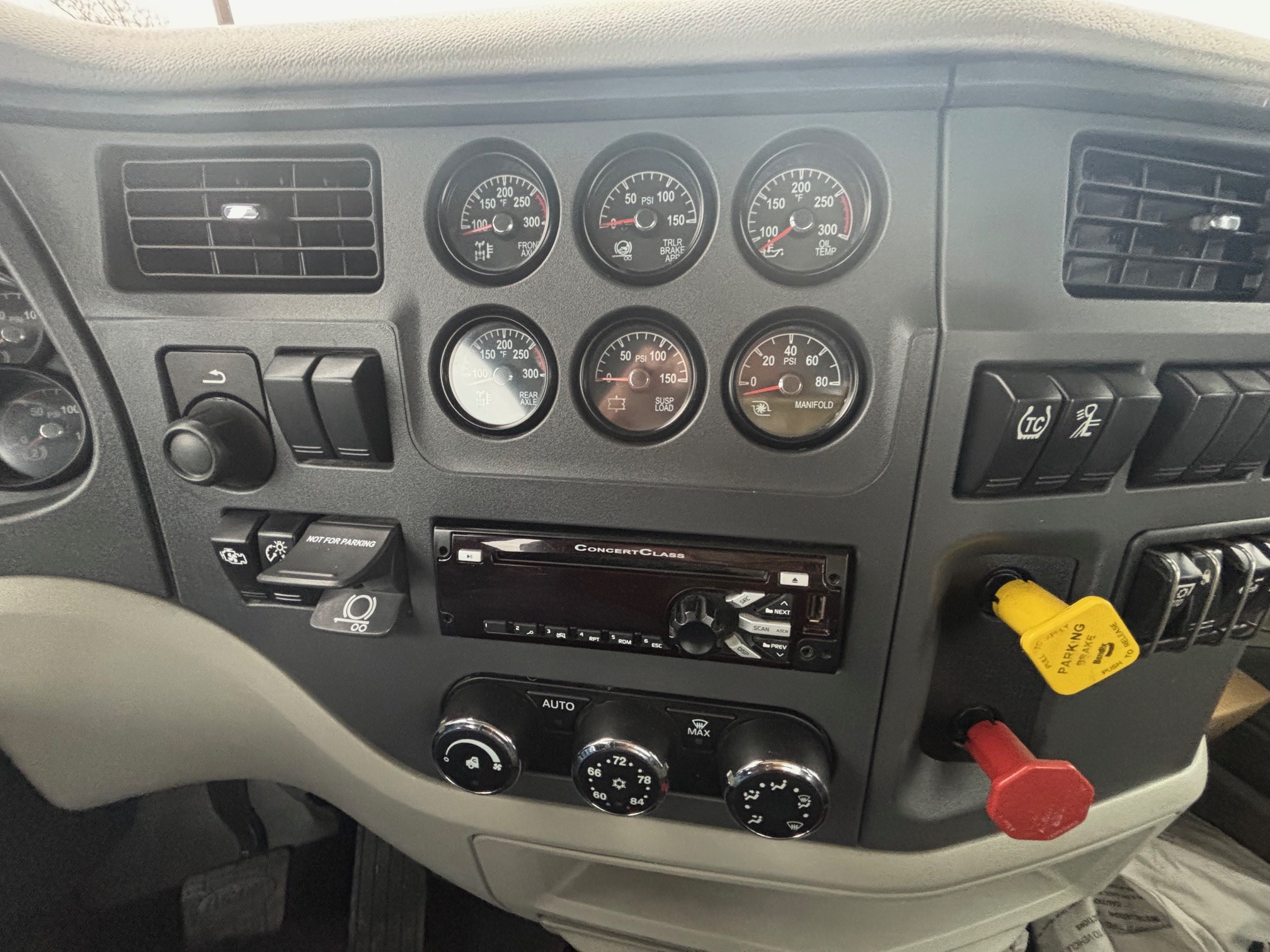 2020 Peterbilt 579 - image 15