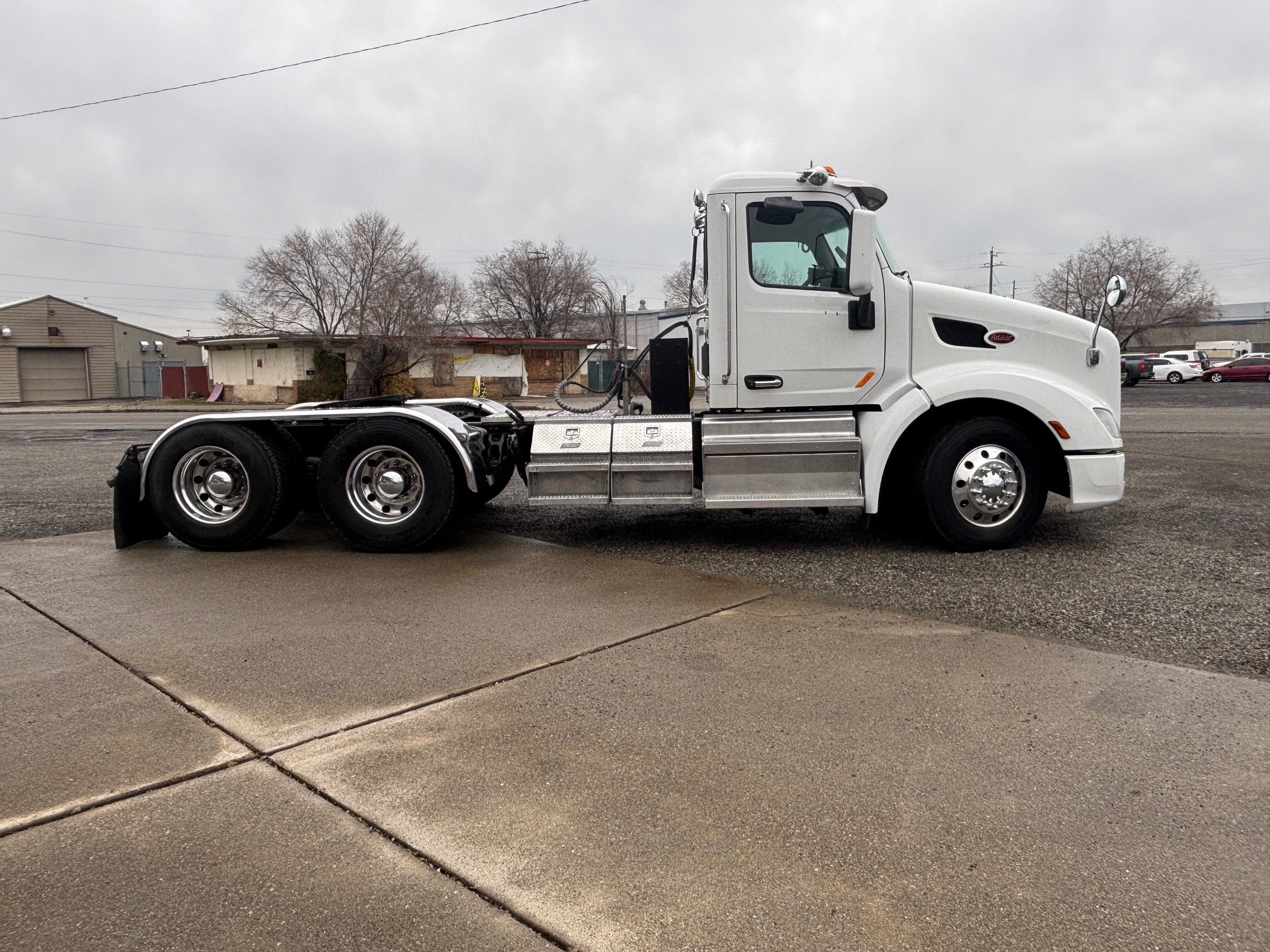 2020 Peterbilt 579 - image 4