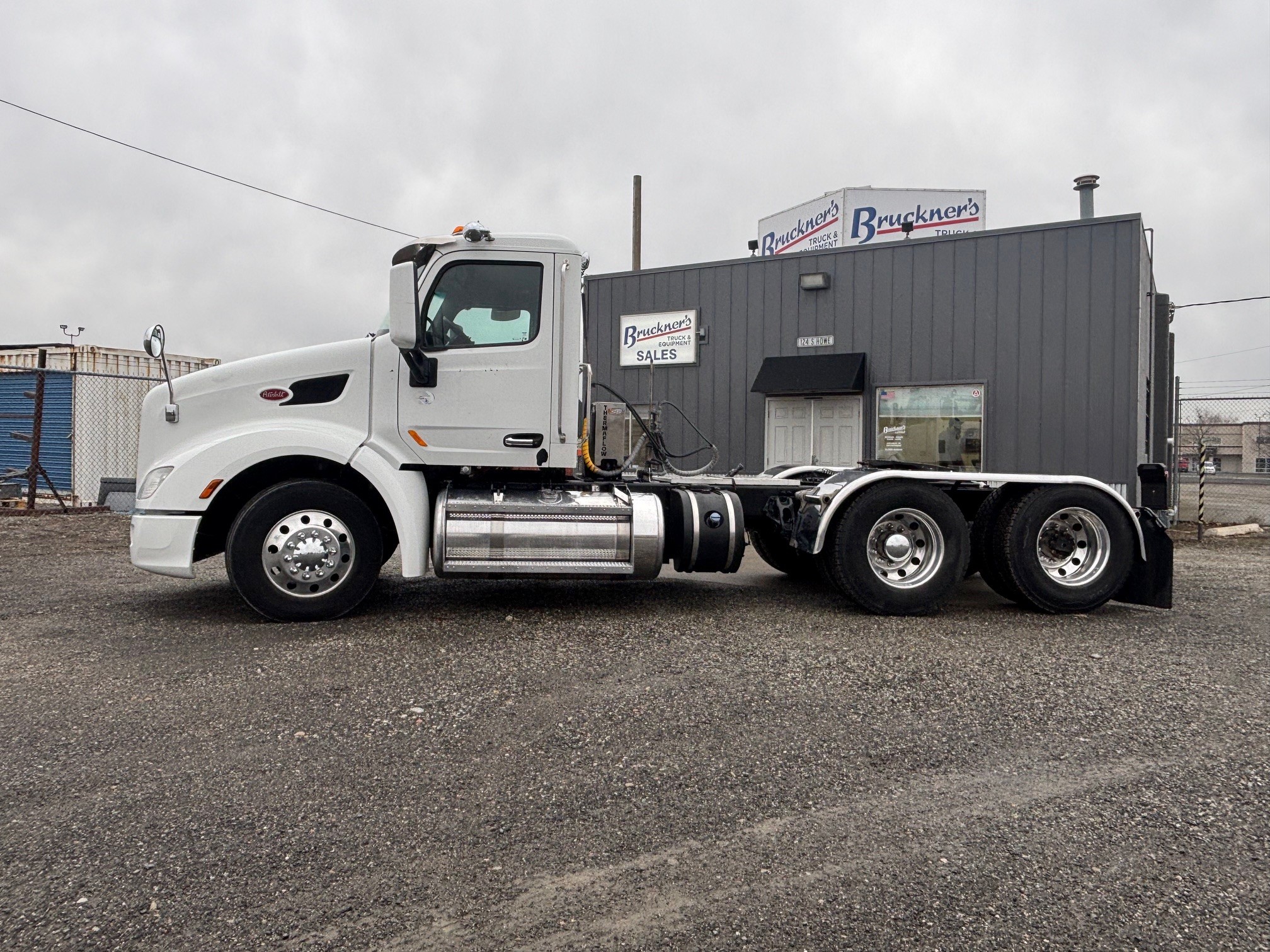 2020 Peterbilt 579 - image 3