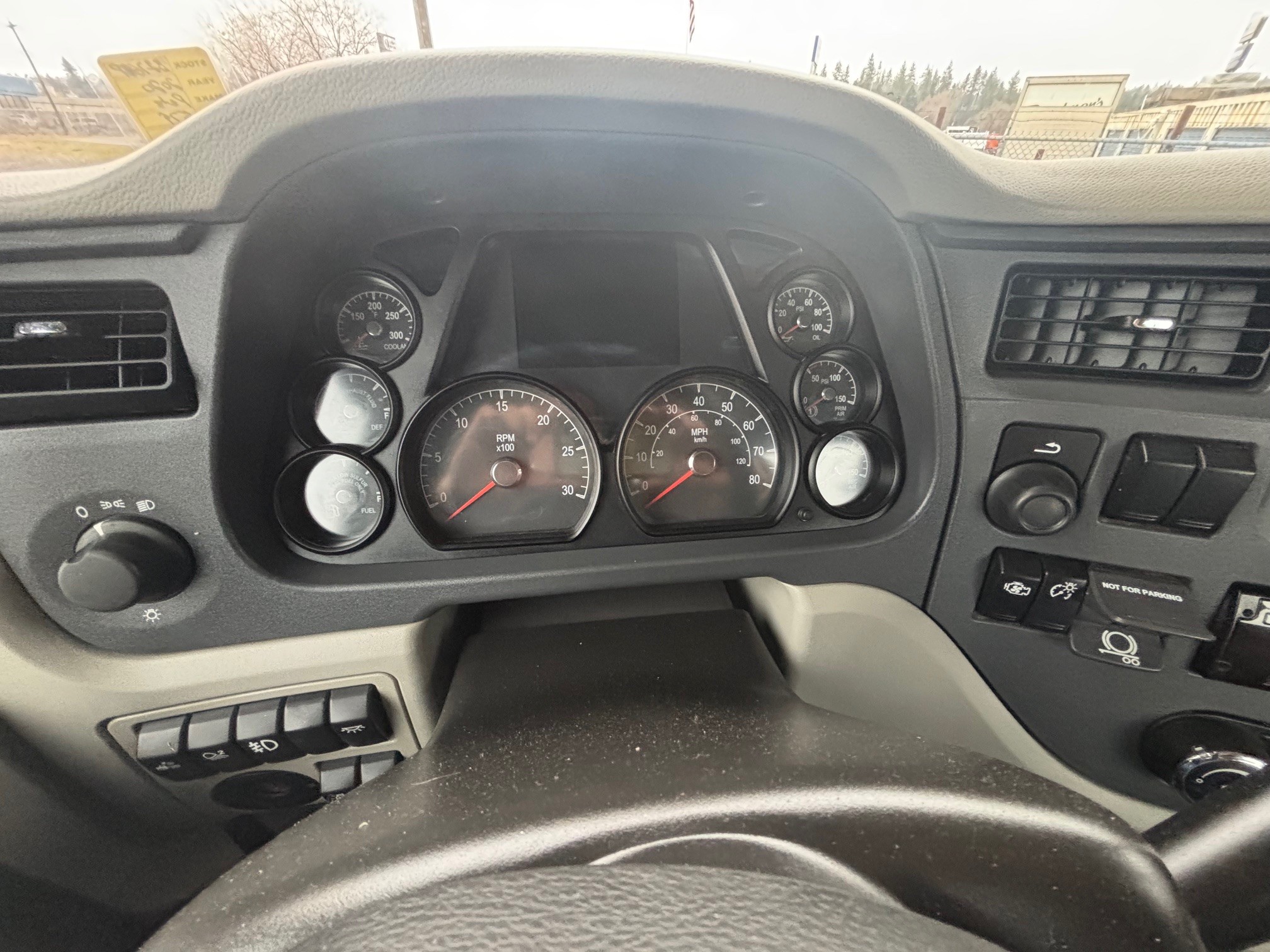 2020 Peterbilt 579 - image 17