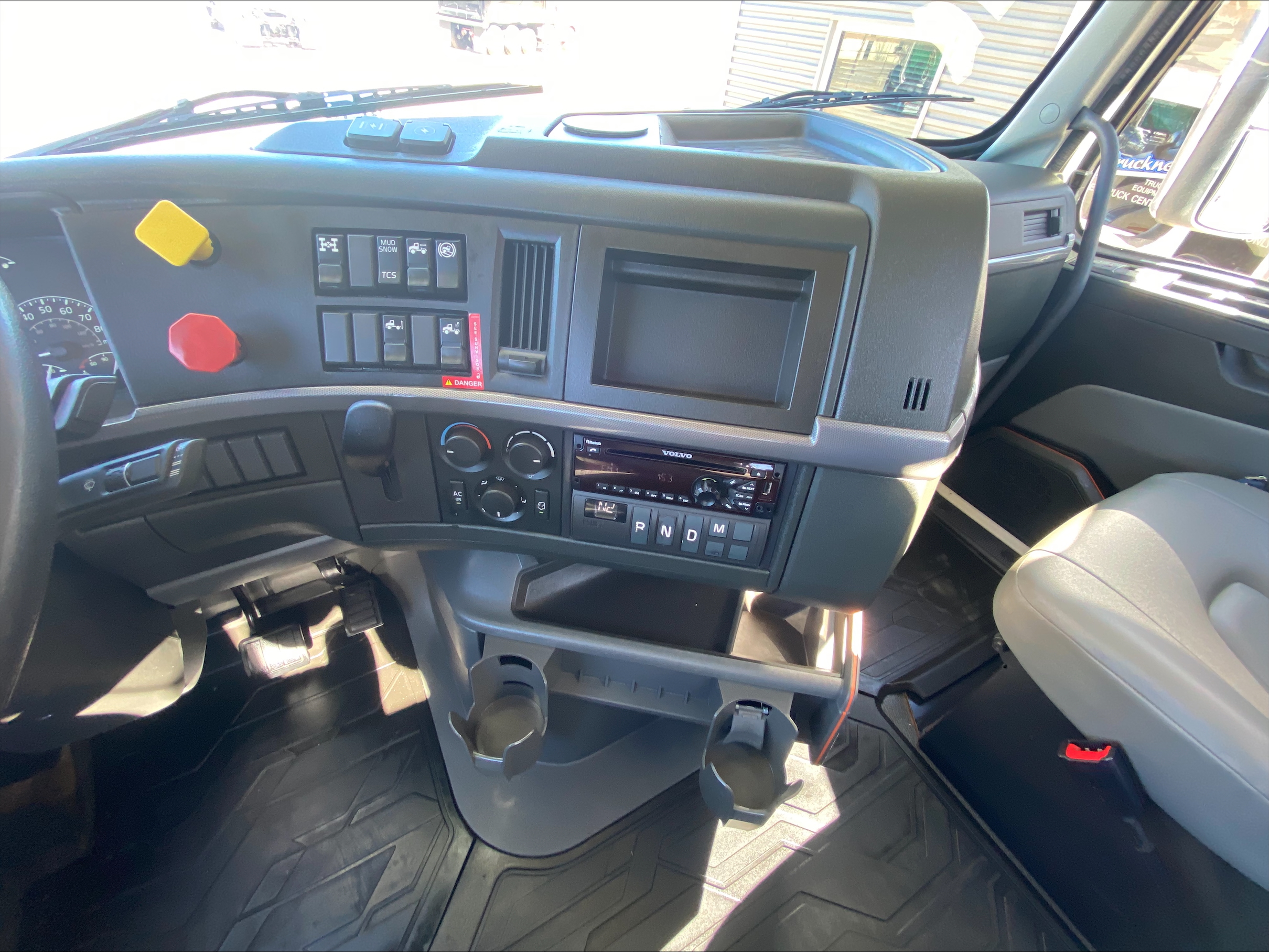 2021 Volvo - image 19