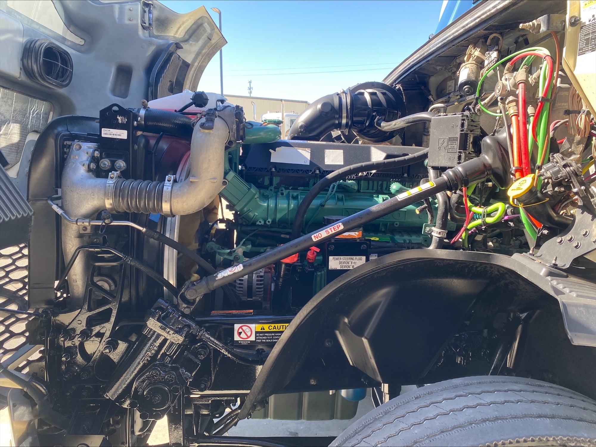 2021 Volvo - image 9