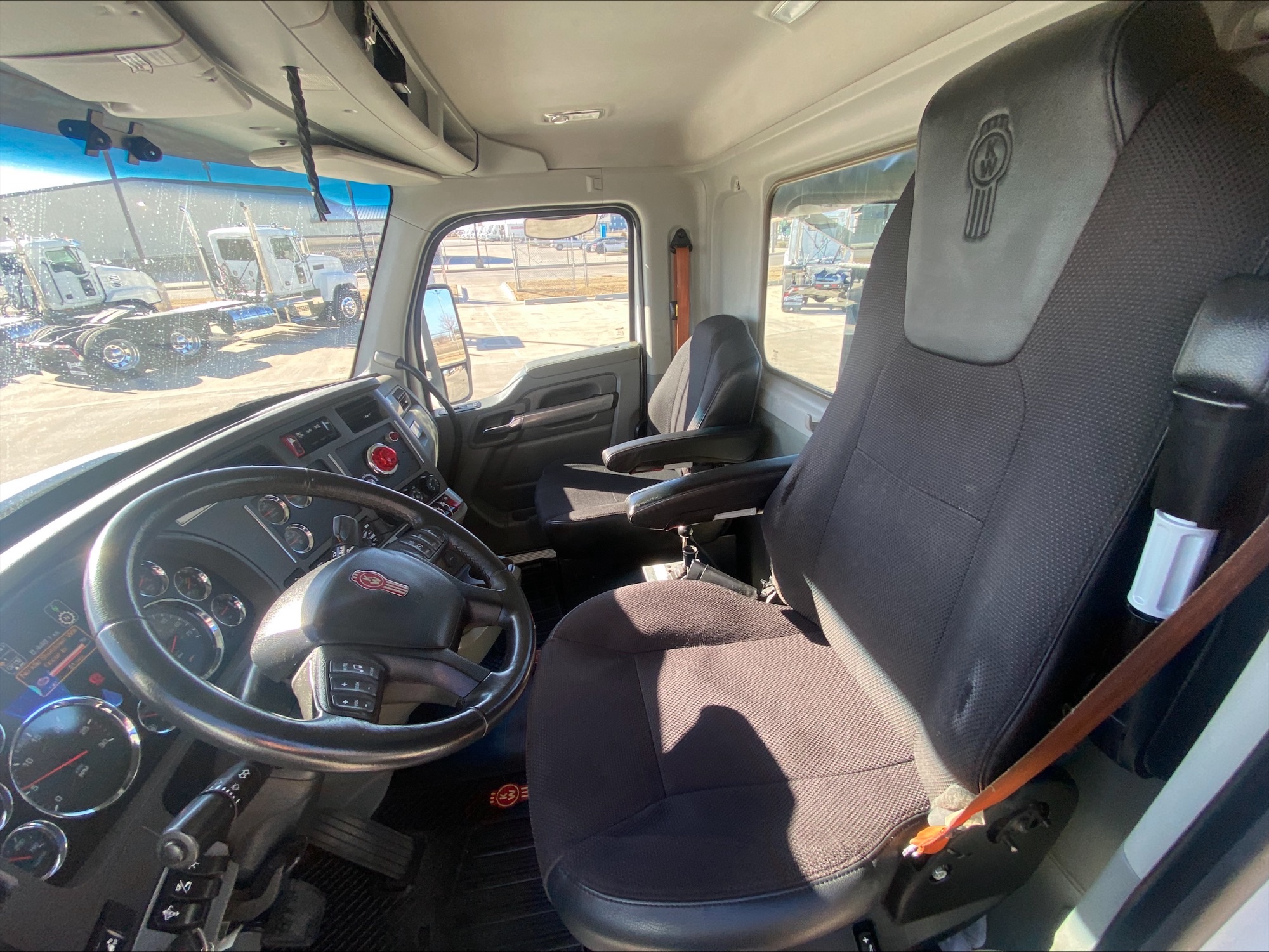 2019 Kenworth T880 - image 13