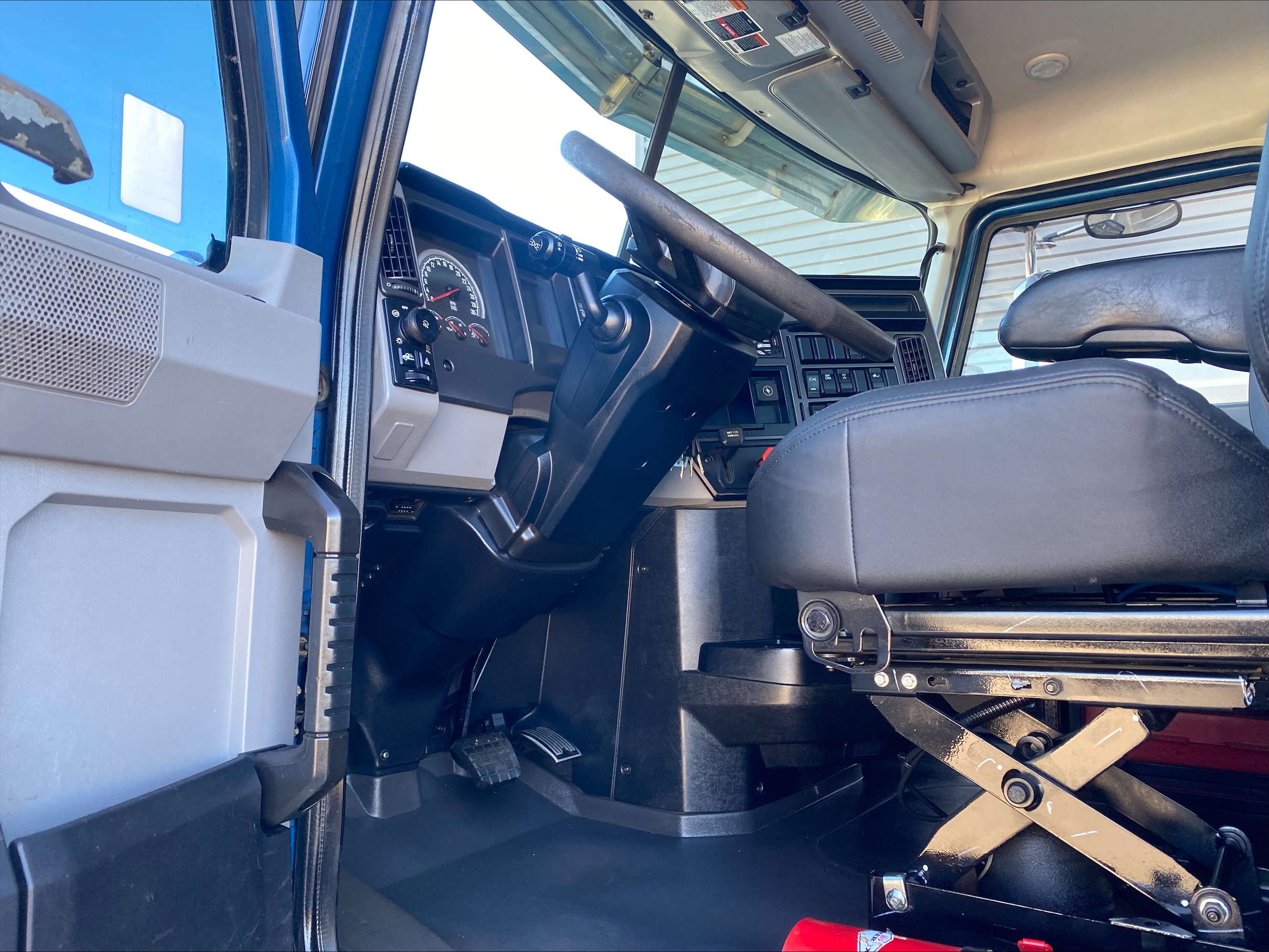 2020 Mack - image 11