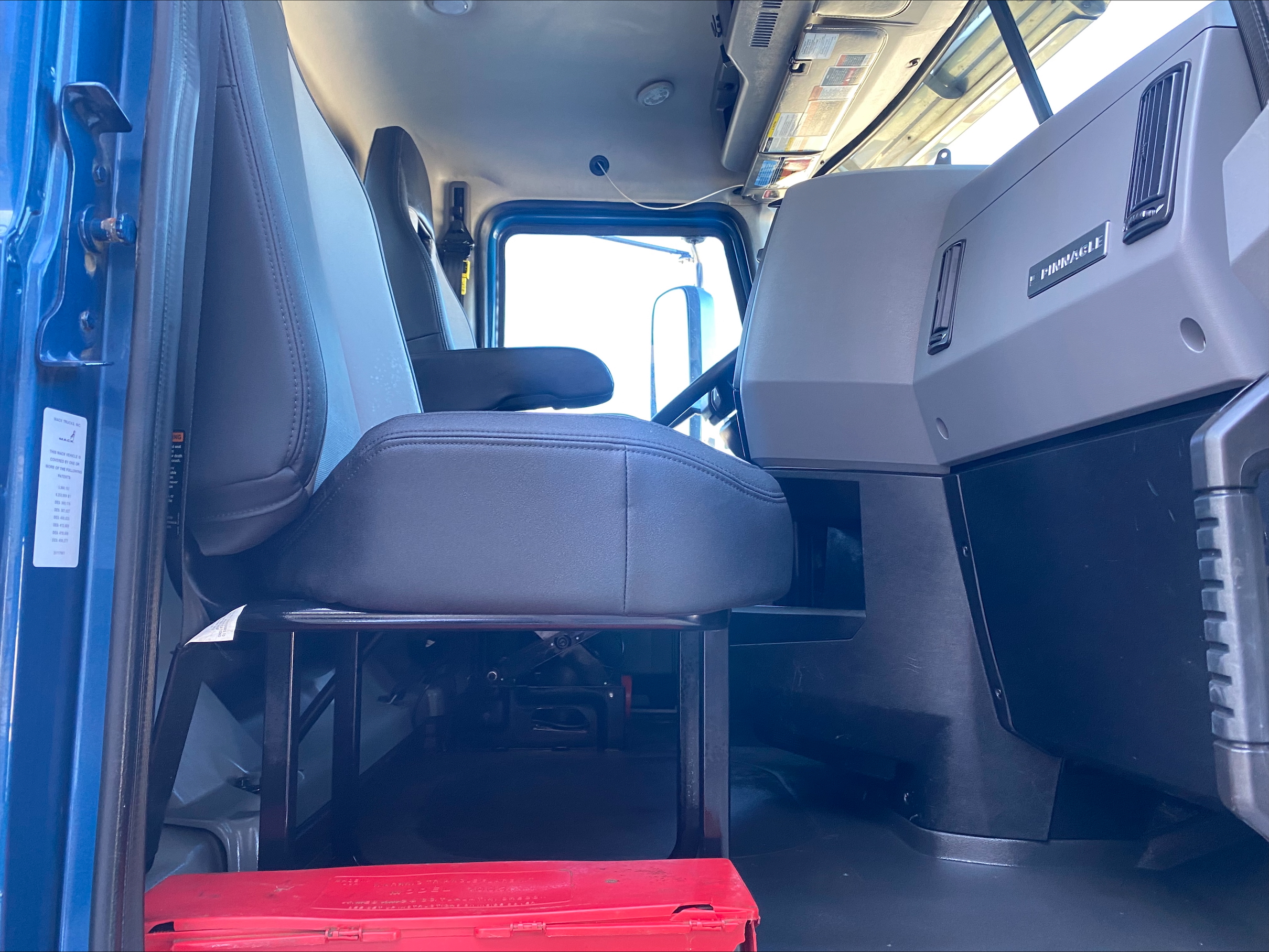 2020 Mack - image 15