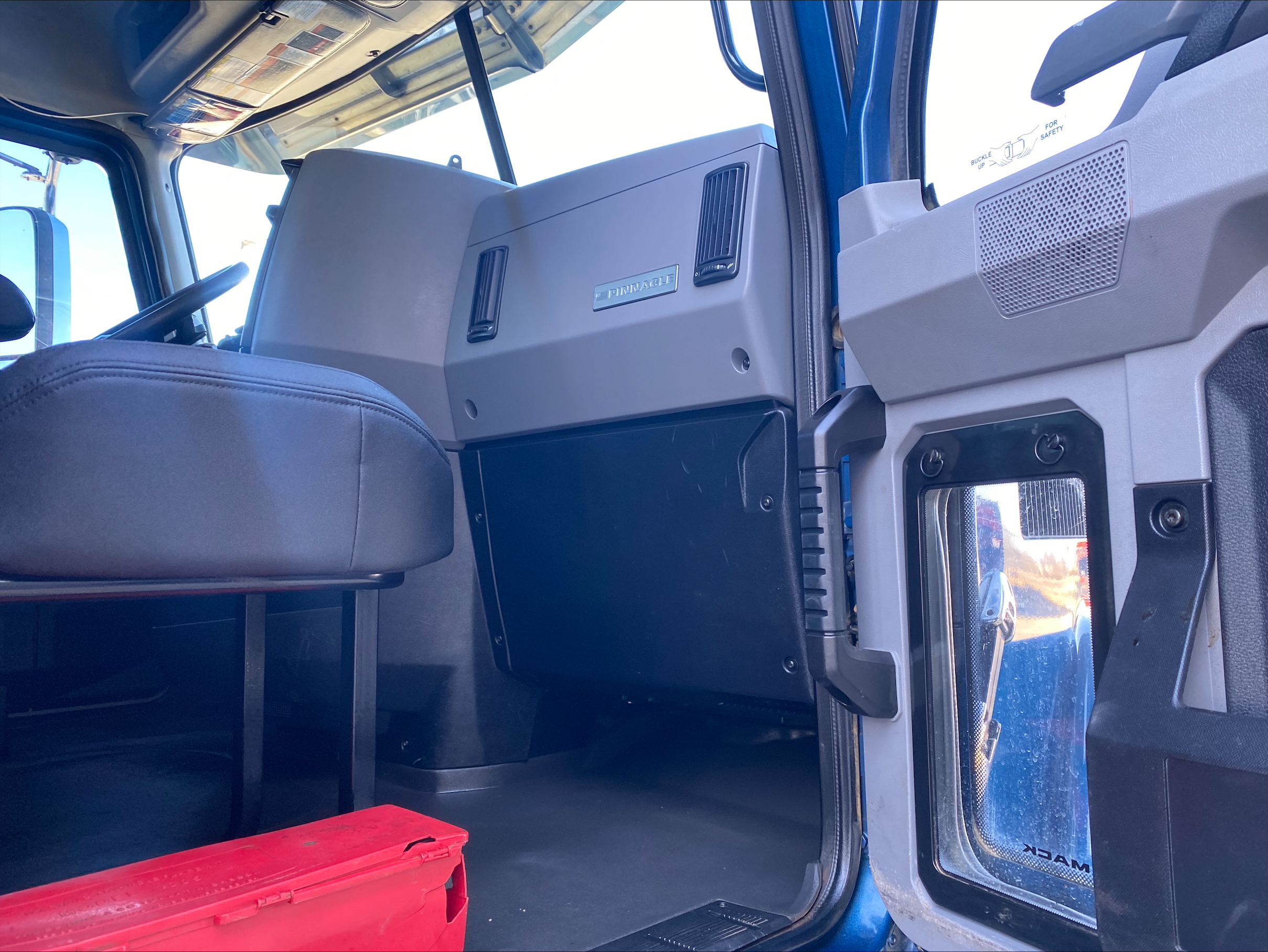 2020 Mack - image 14