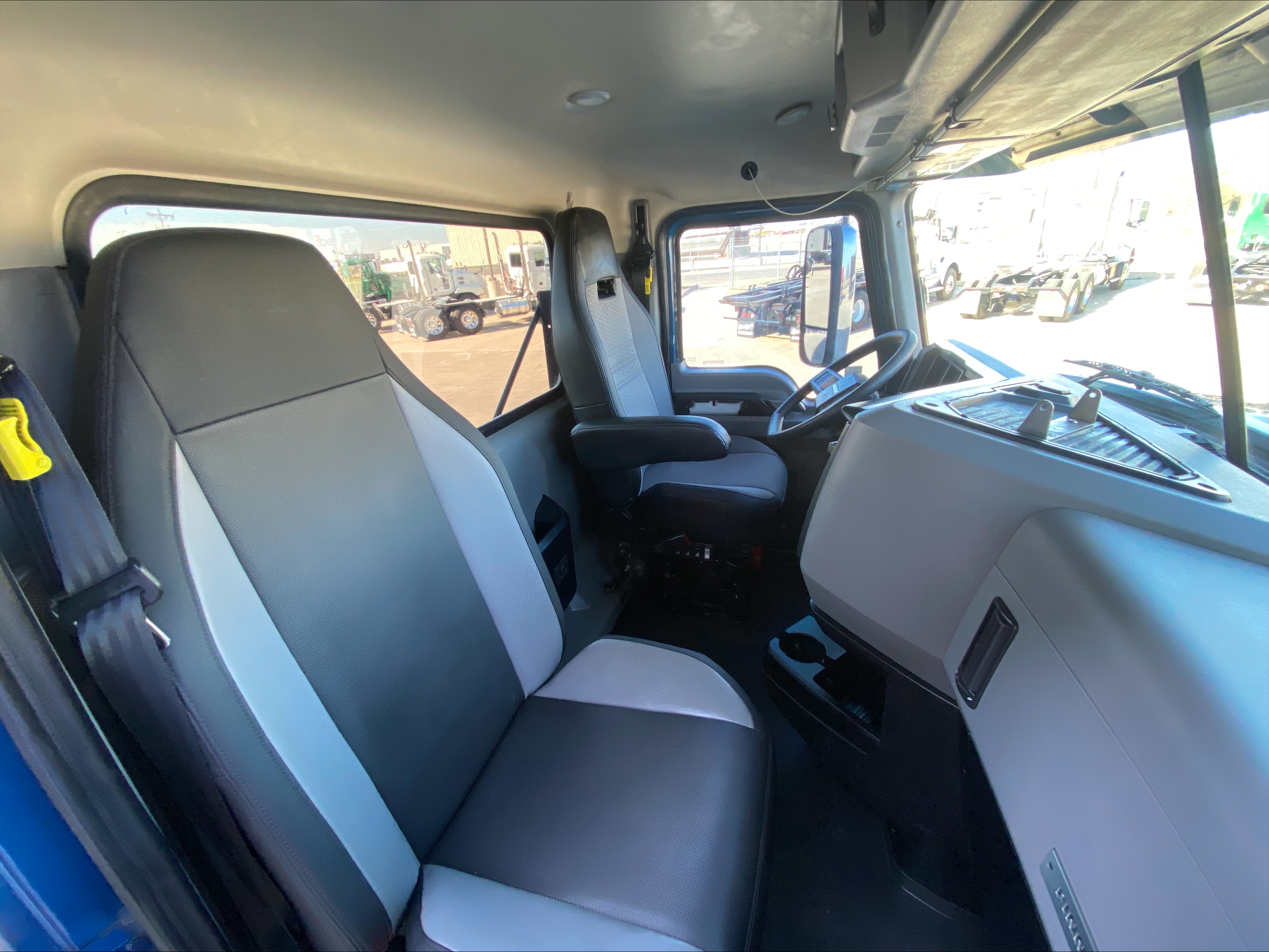 2020 Mack - image 16