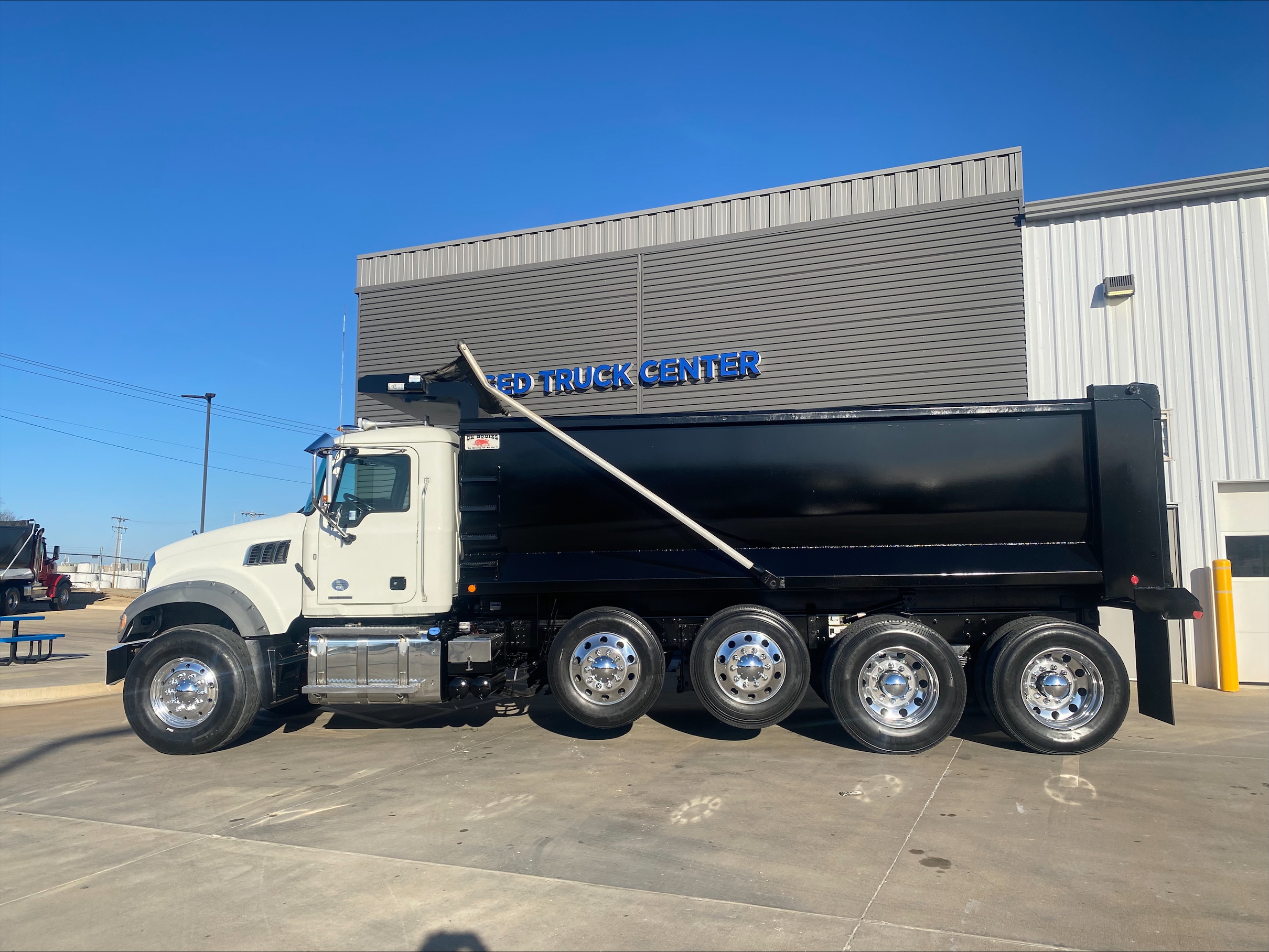 2023 Mack Granite - image 8