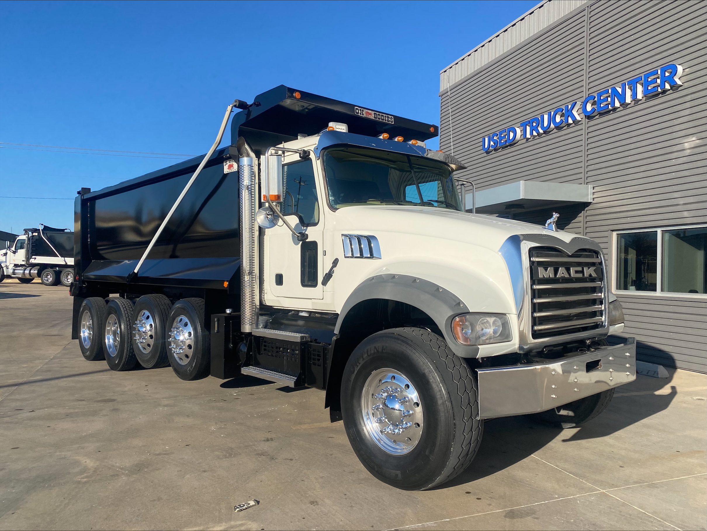 2023 Mack Granite - image 3