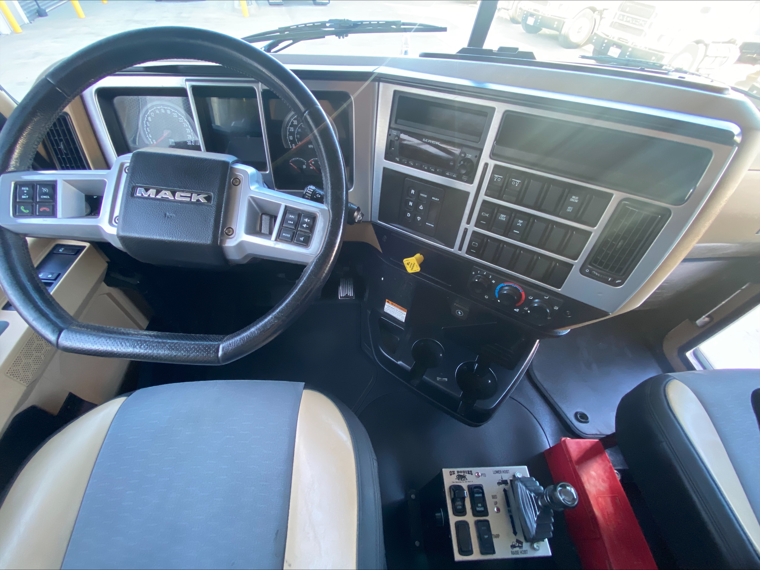 2023 Mack Granite - image 19