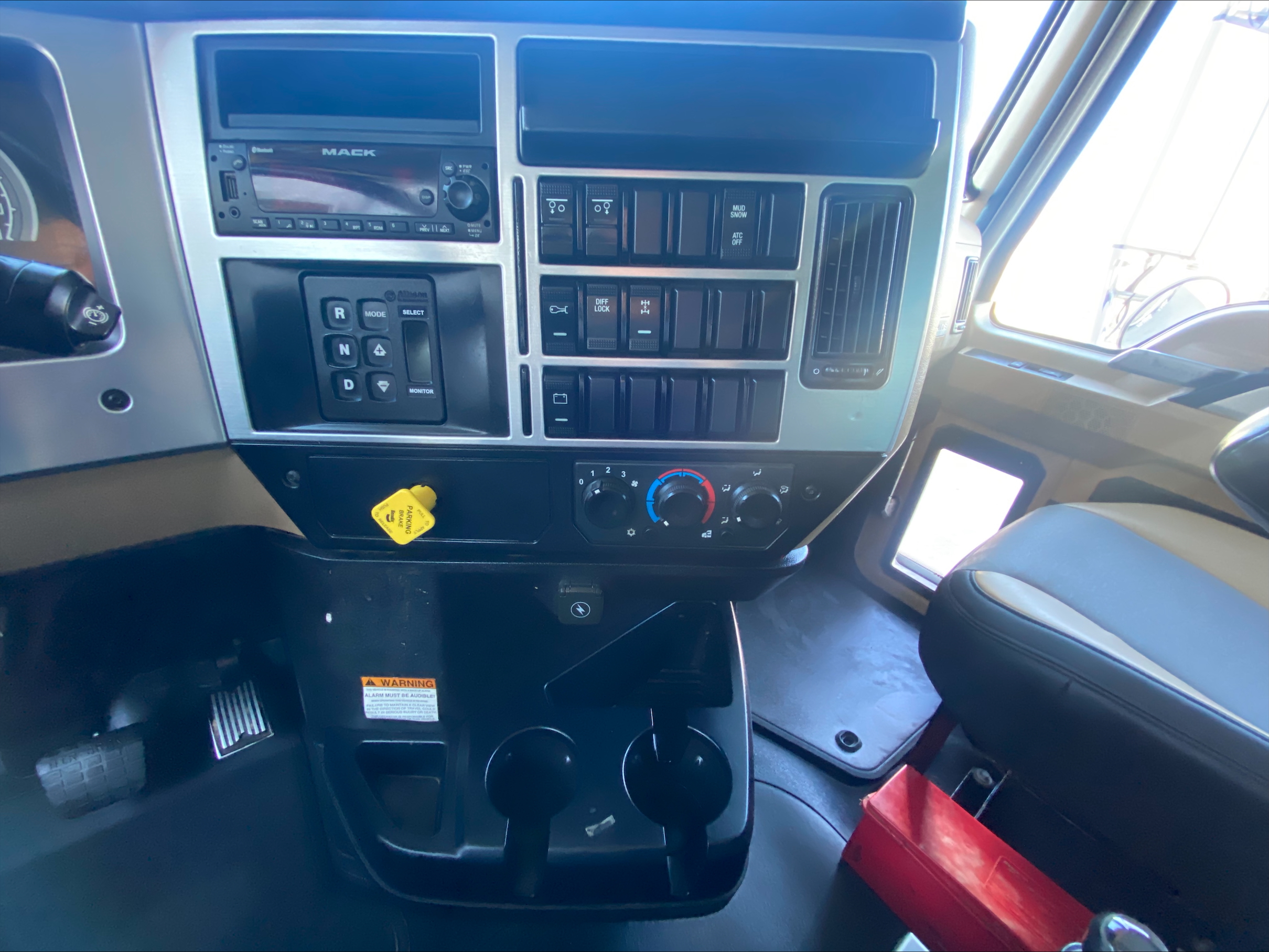 2023 Mack Granite - image 18