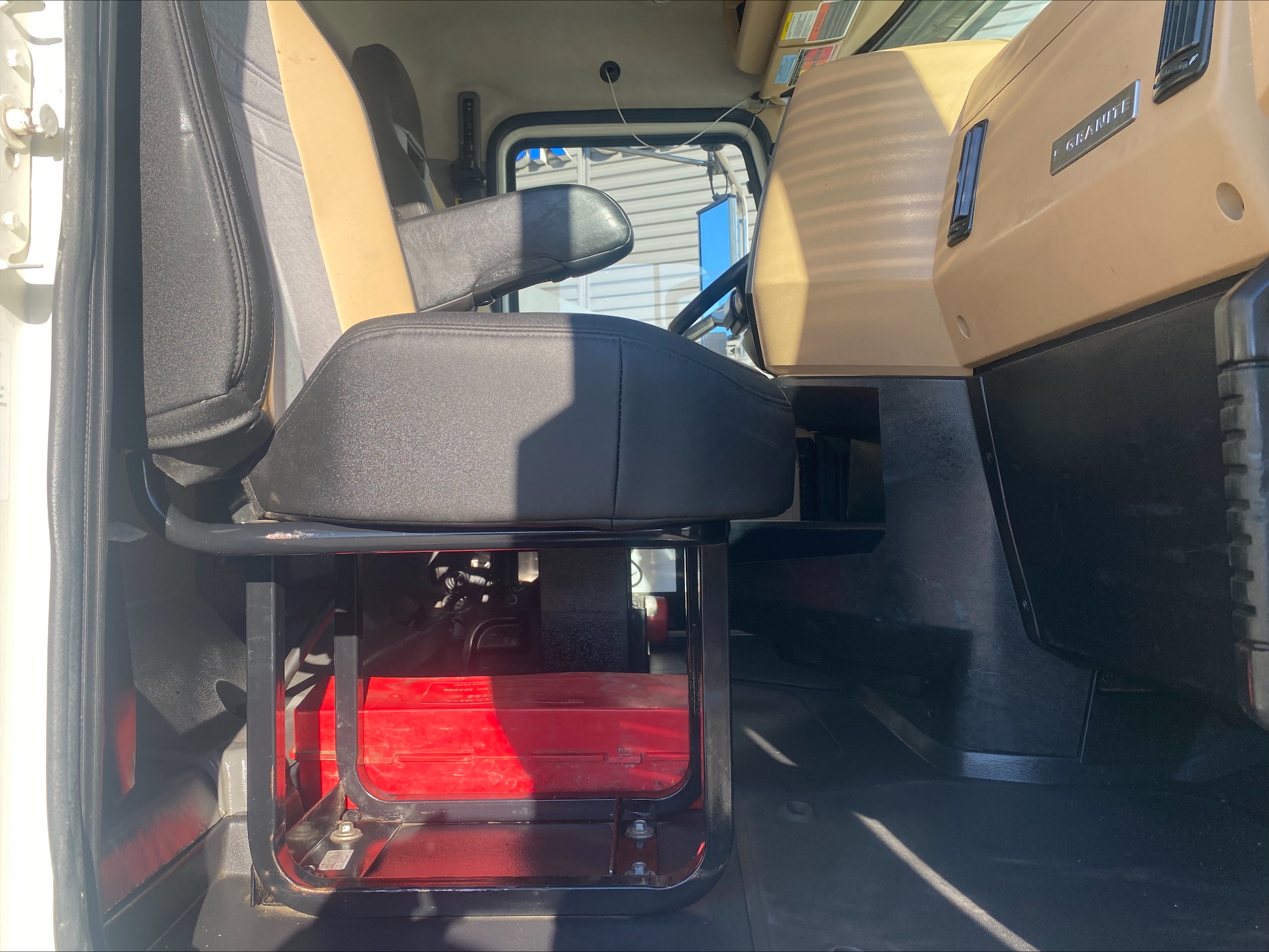 2023 Mack Granite - image 15