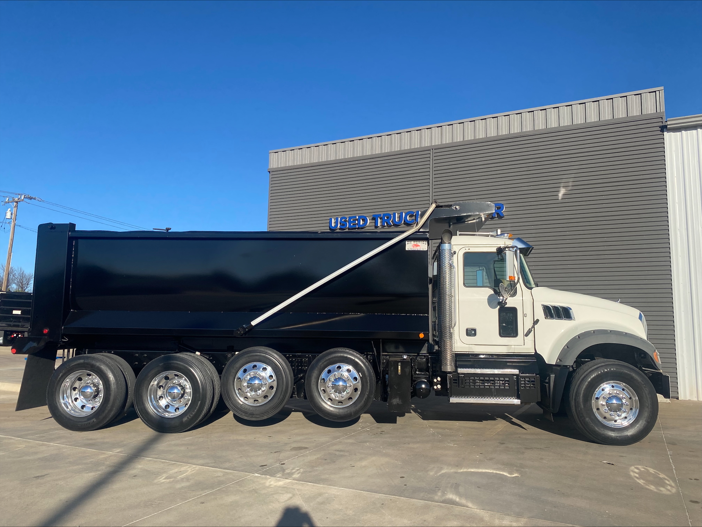 2023 Mack Granite - image 4