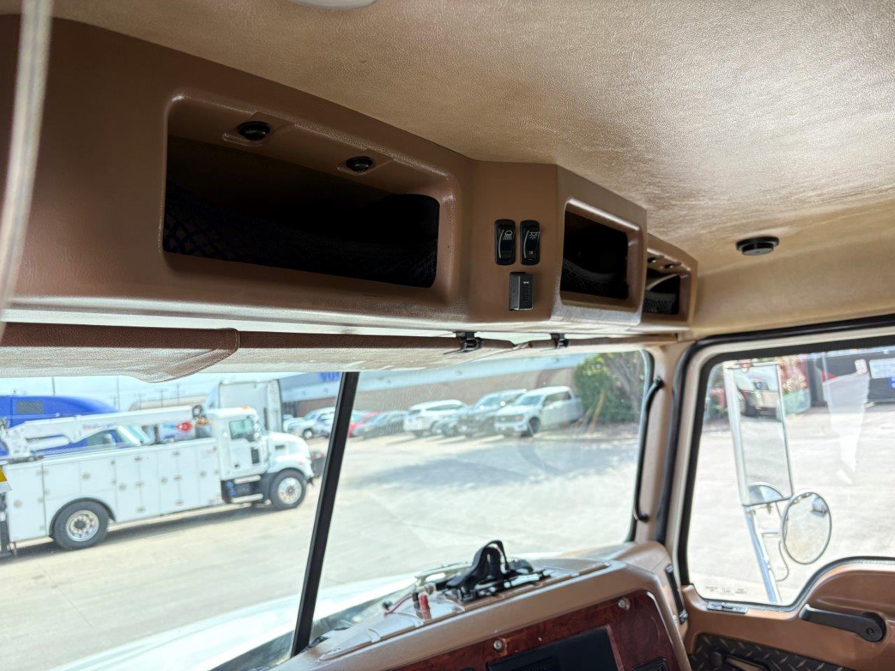 2016 Mack - image 26