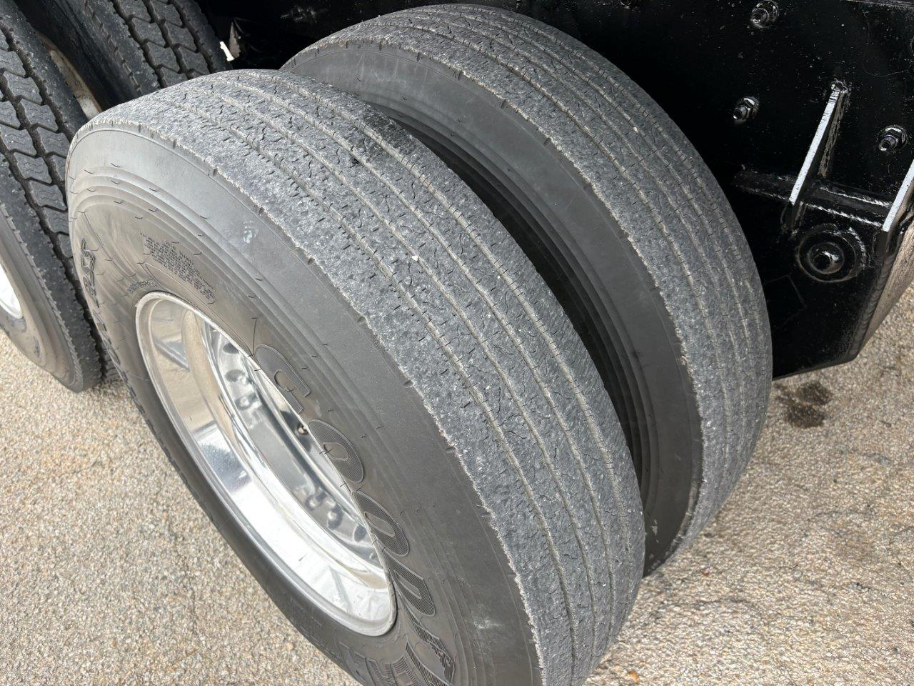 2016 Mack - image 11