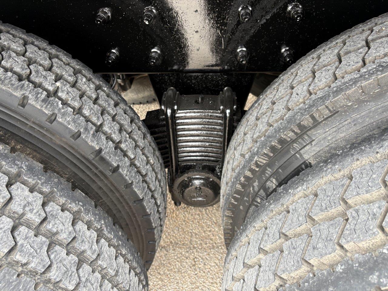 2016 Mack - image 14