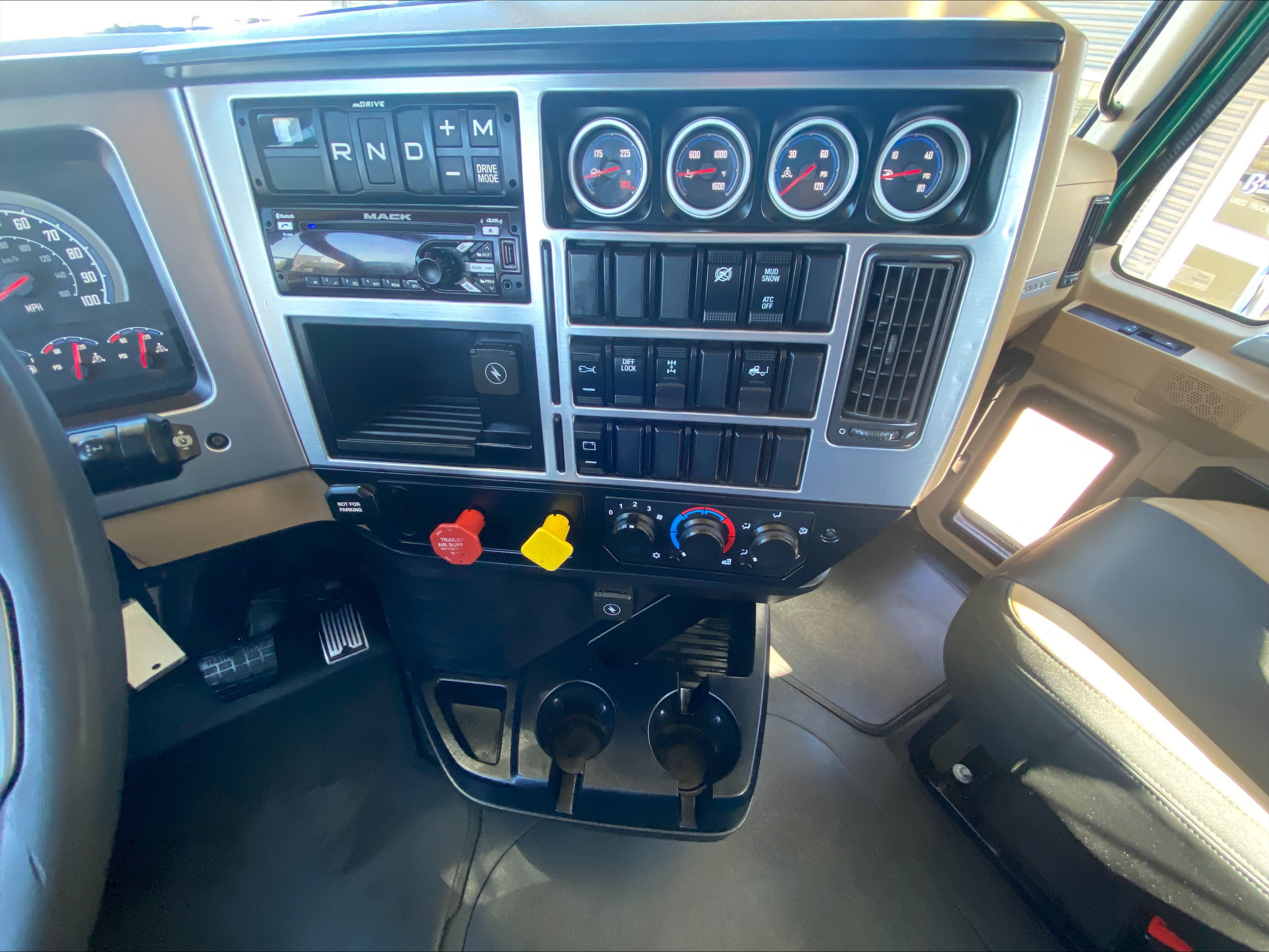 2021 Mack - image 19