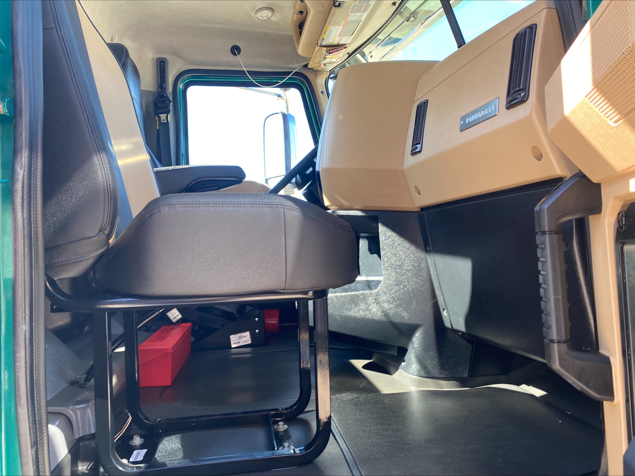 2021 Mack - image 15