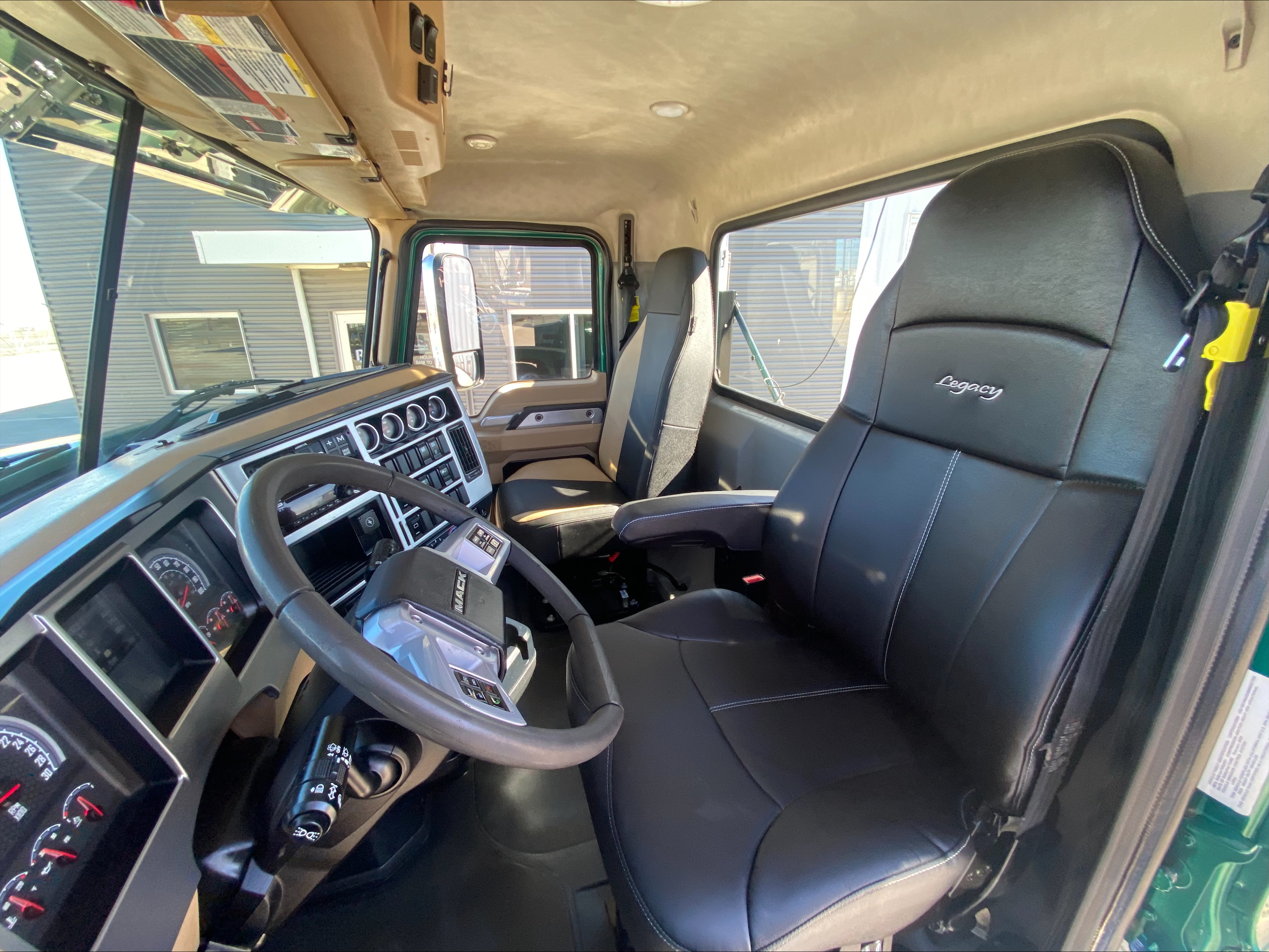 2021 Mack - image 13