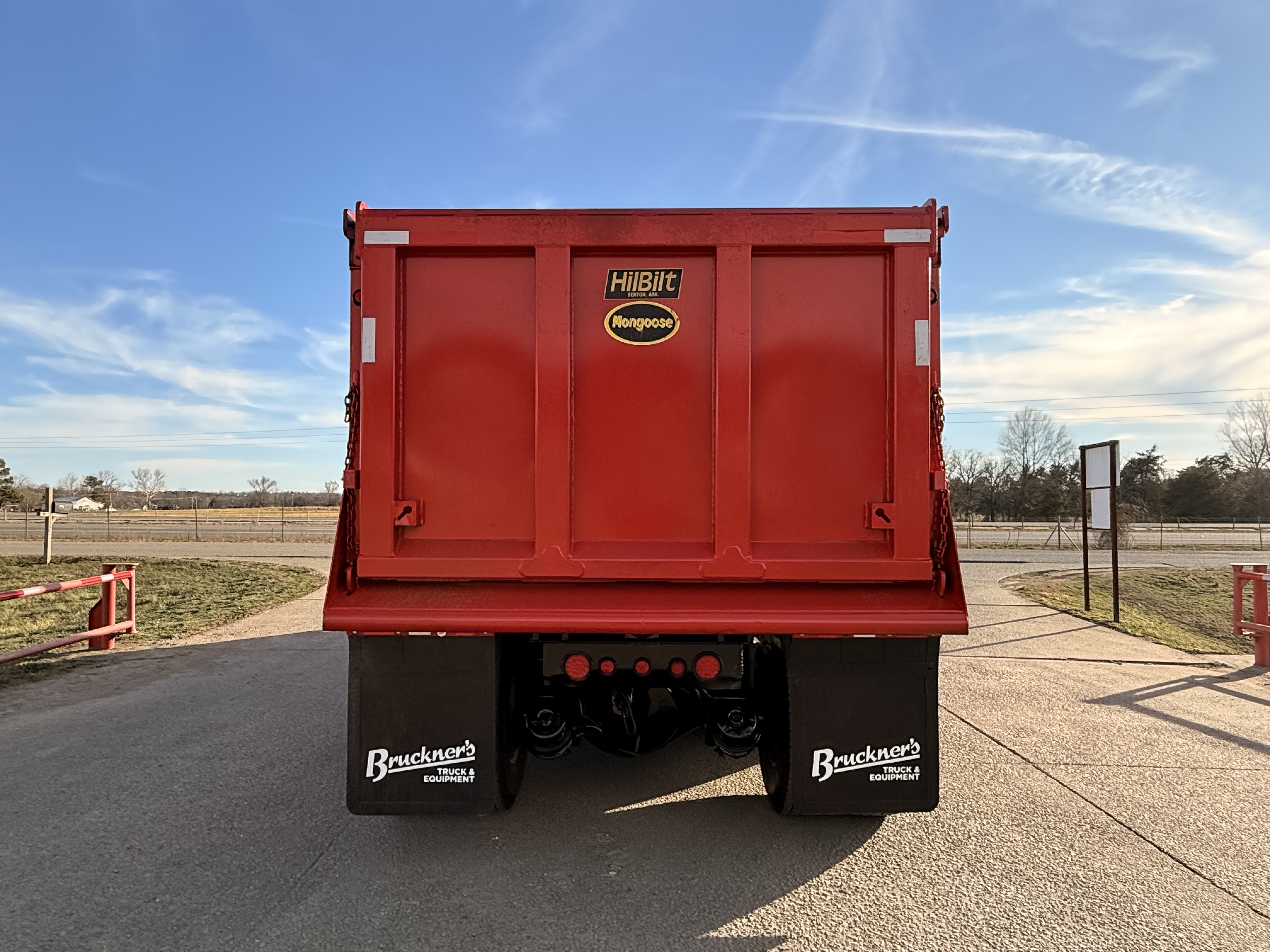 2016 Peterbilt 348 - image 2