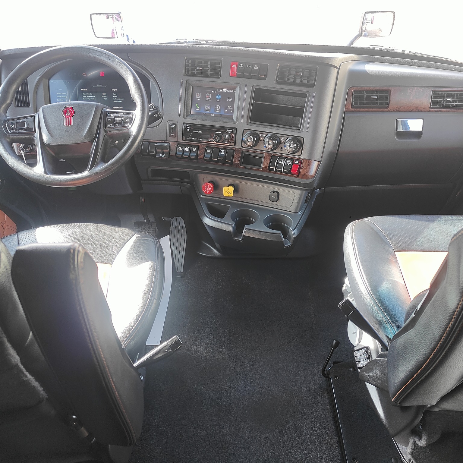 2022 Kenworth T680 - image 11