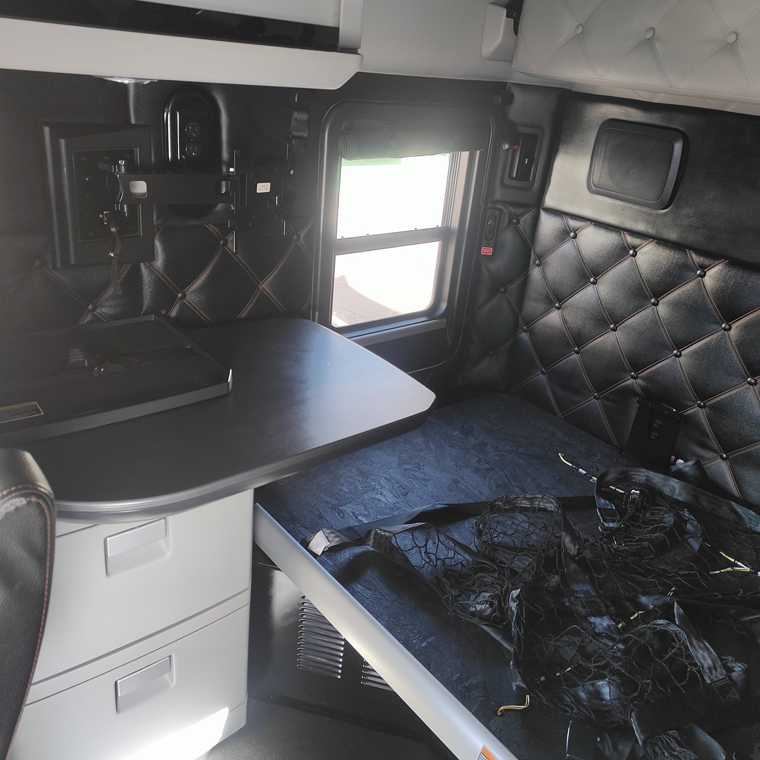 2022 Kenworth T680 - image 10